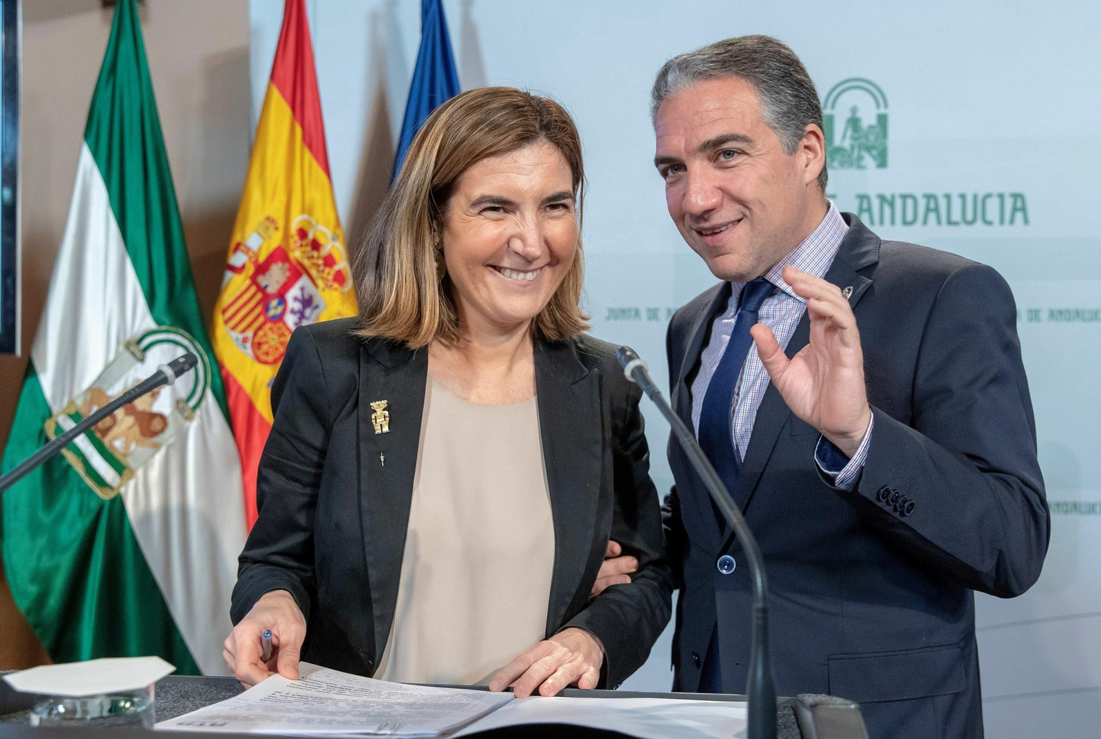 La consejera de Empleo y el de Presidencia, en la rueda de prensa del martes.