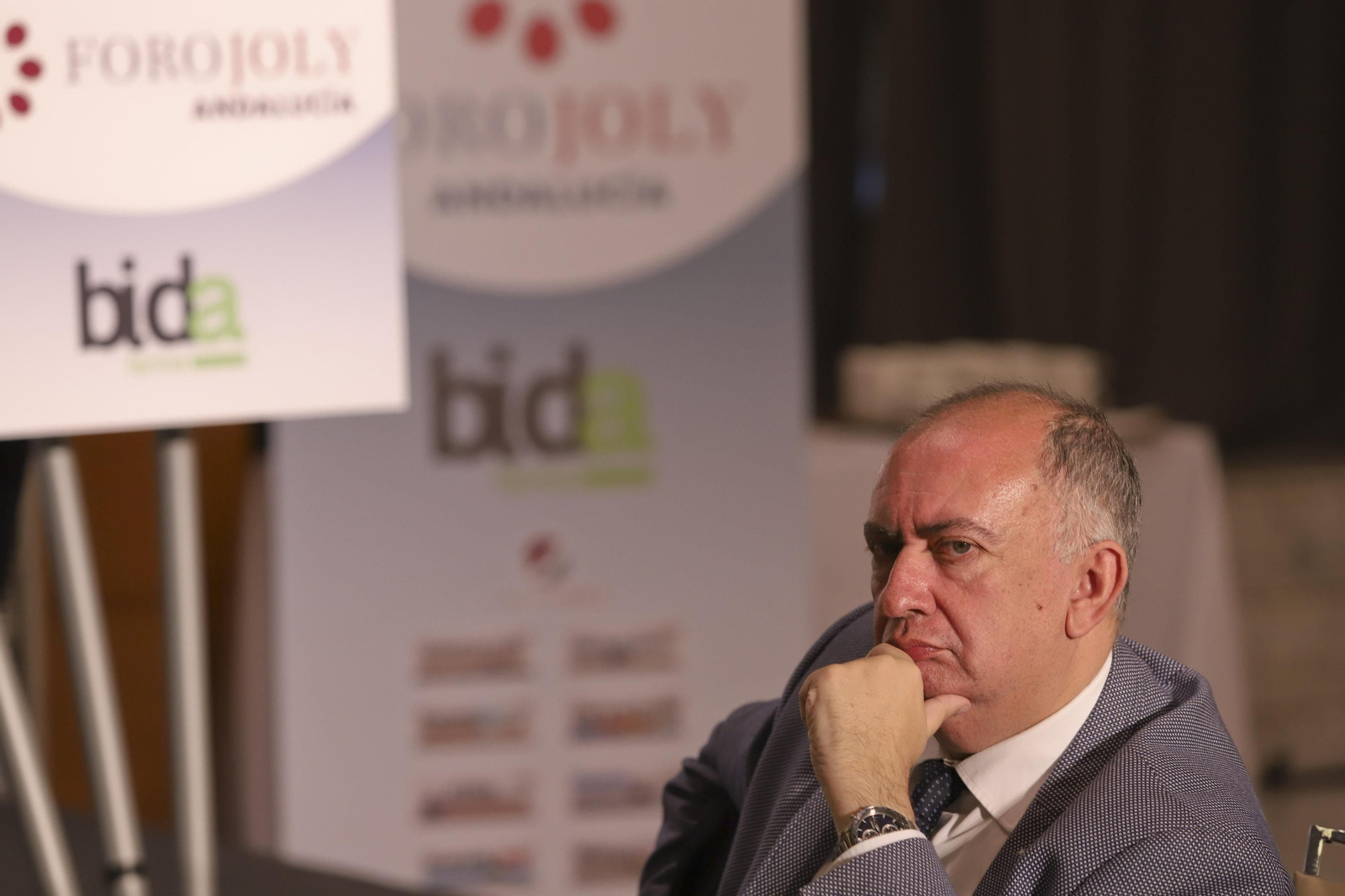 Las fotos del Foro Joly con el consejero de Salud, Jesús Aguirre