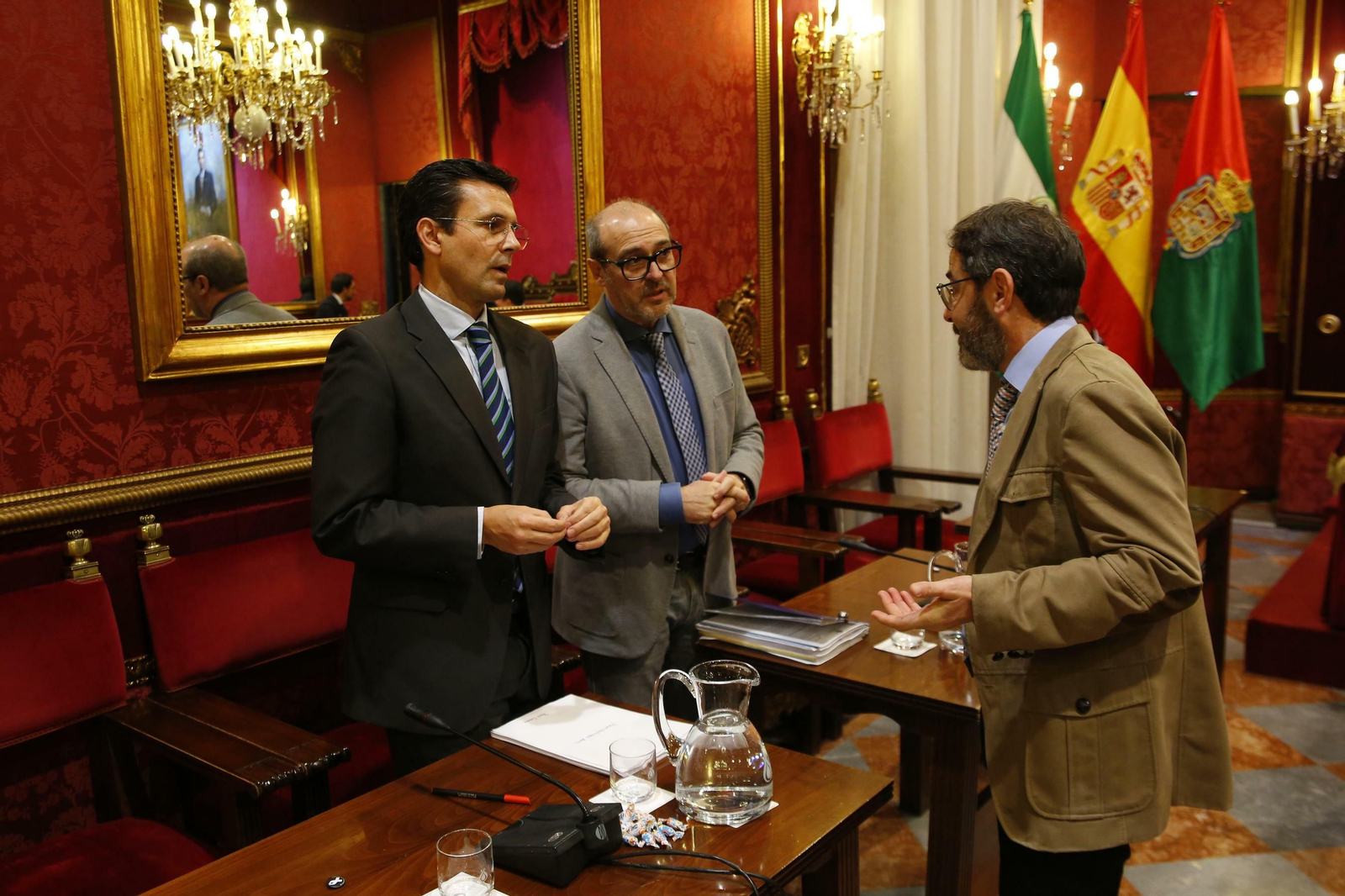 Paco Cuenca, José María Corpas y Miguel Ángel Fernández Madrid (PSOE), ayer en el pleno