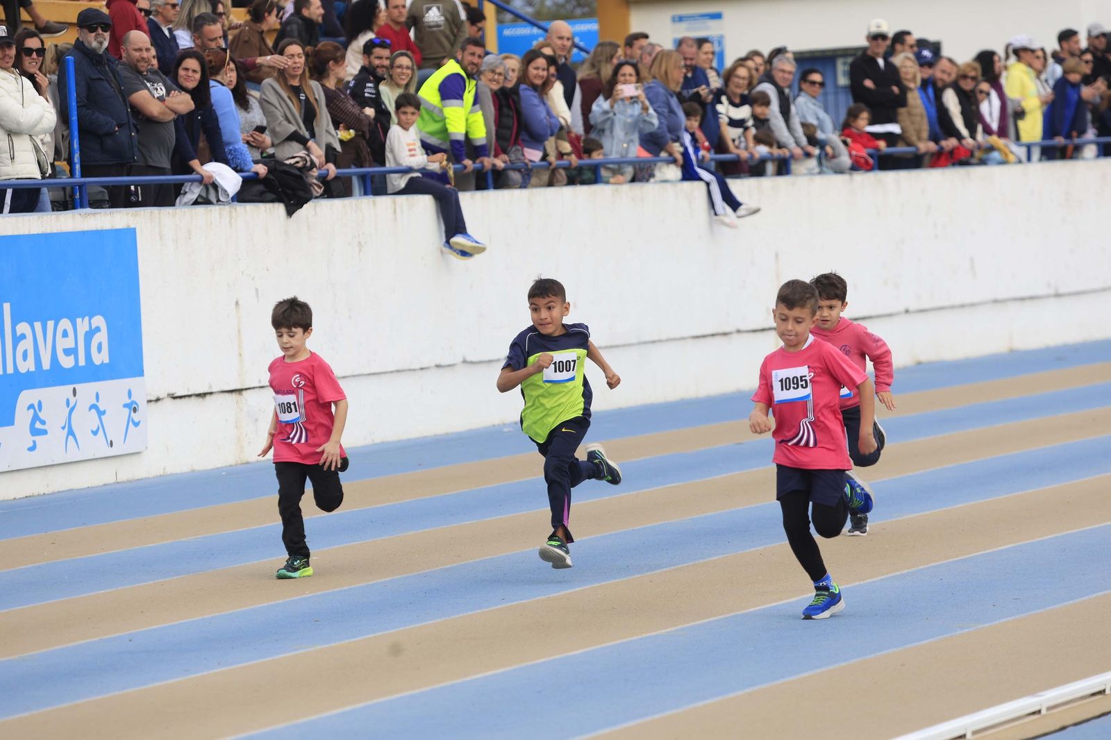 Las fotos de la final de los Juegos Municipales de Atletismo de Algeciras sub-8 y sub-10