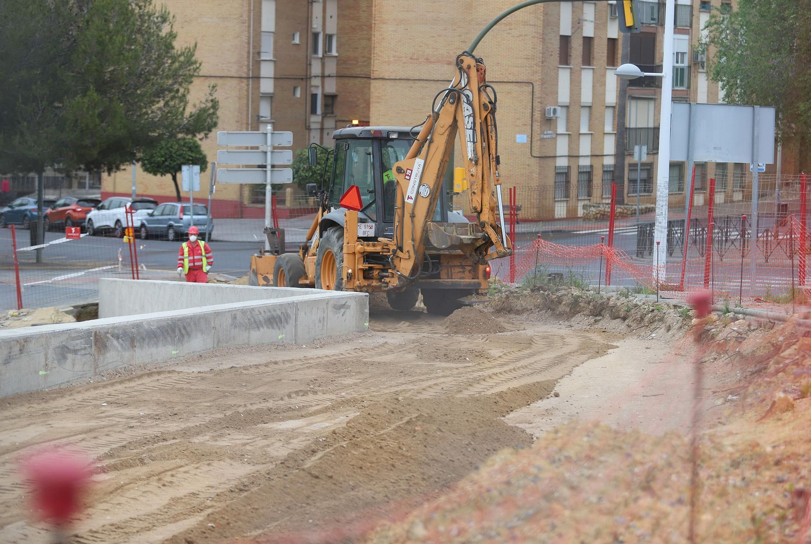 Imágenes de la vuelta al tajo de los trabajadores de obras en Huelva