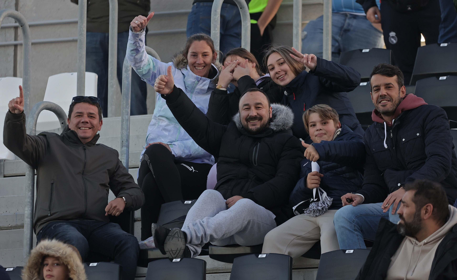 Búscate durante el Balona - Antoniano en el Ciudad de La Línea
