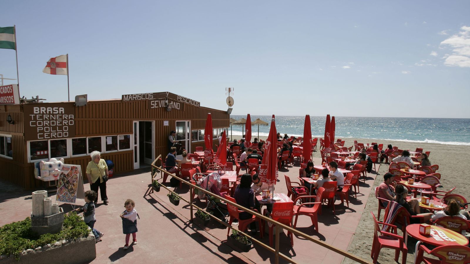 Muchos chiringuitos tienen wifi abierto para sus clientes.