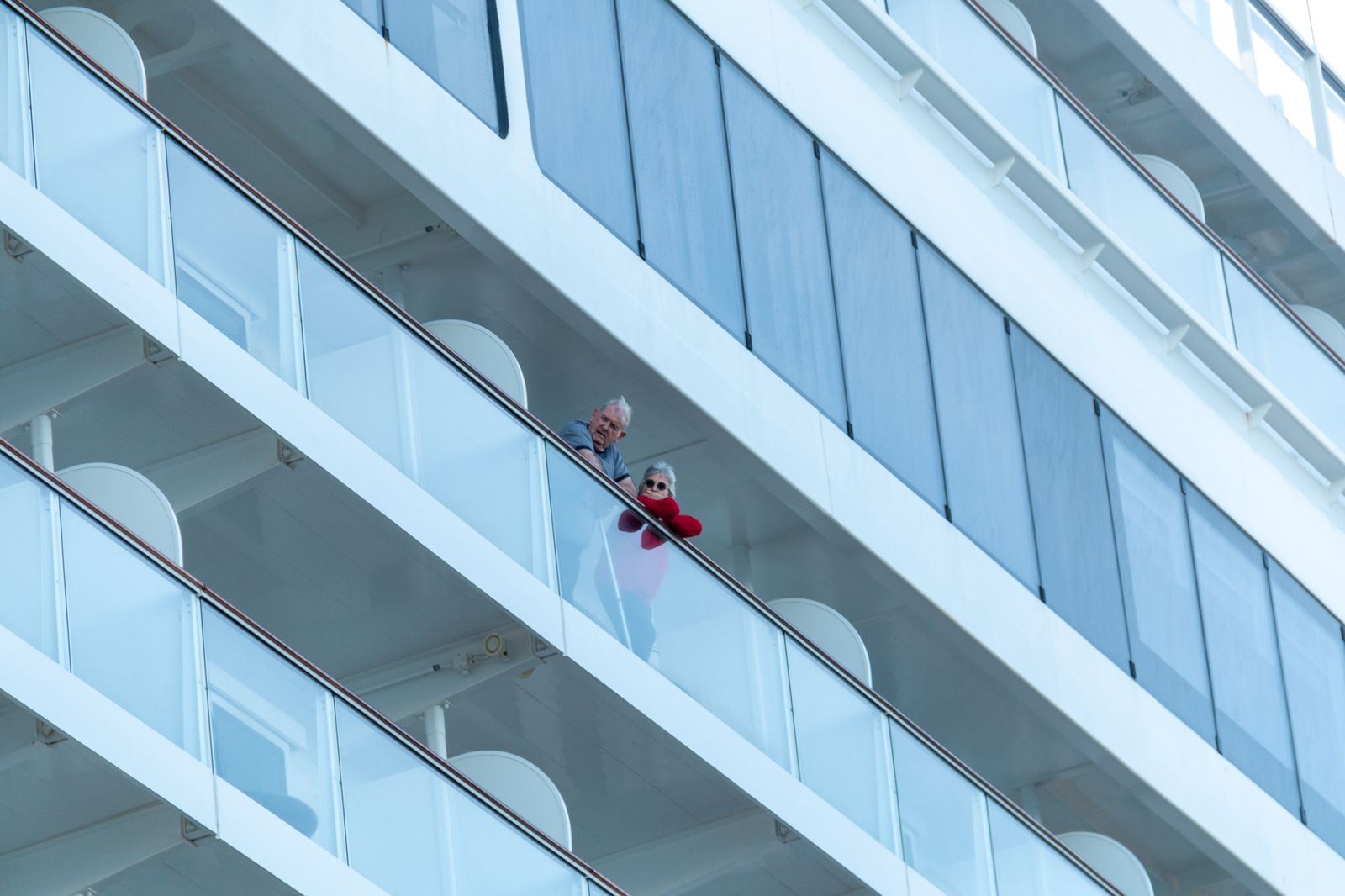 El Spirit Of Discovery inaugura la temporada de cruceros en el Puerto de Motril, en imágenes