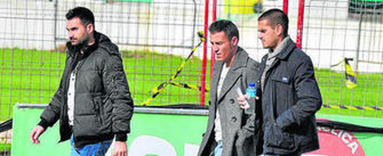 Juanito -a la derecha-, tras un partido del filial verdiblanco.