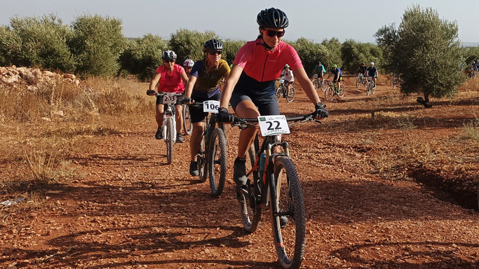Los ciclistas participantes pudieron disfrutar de la Sierra Sur sevillana.
