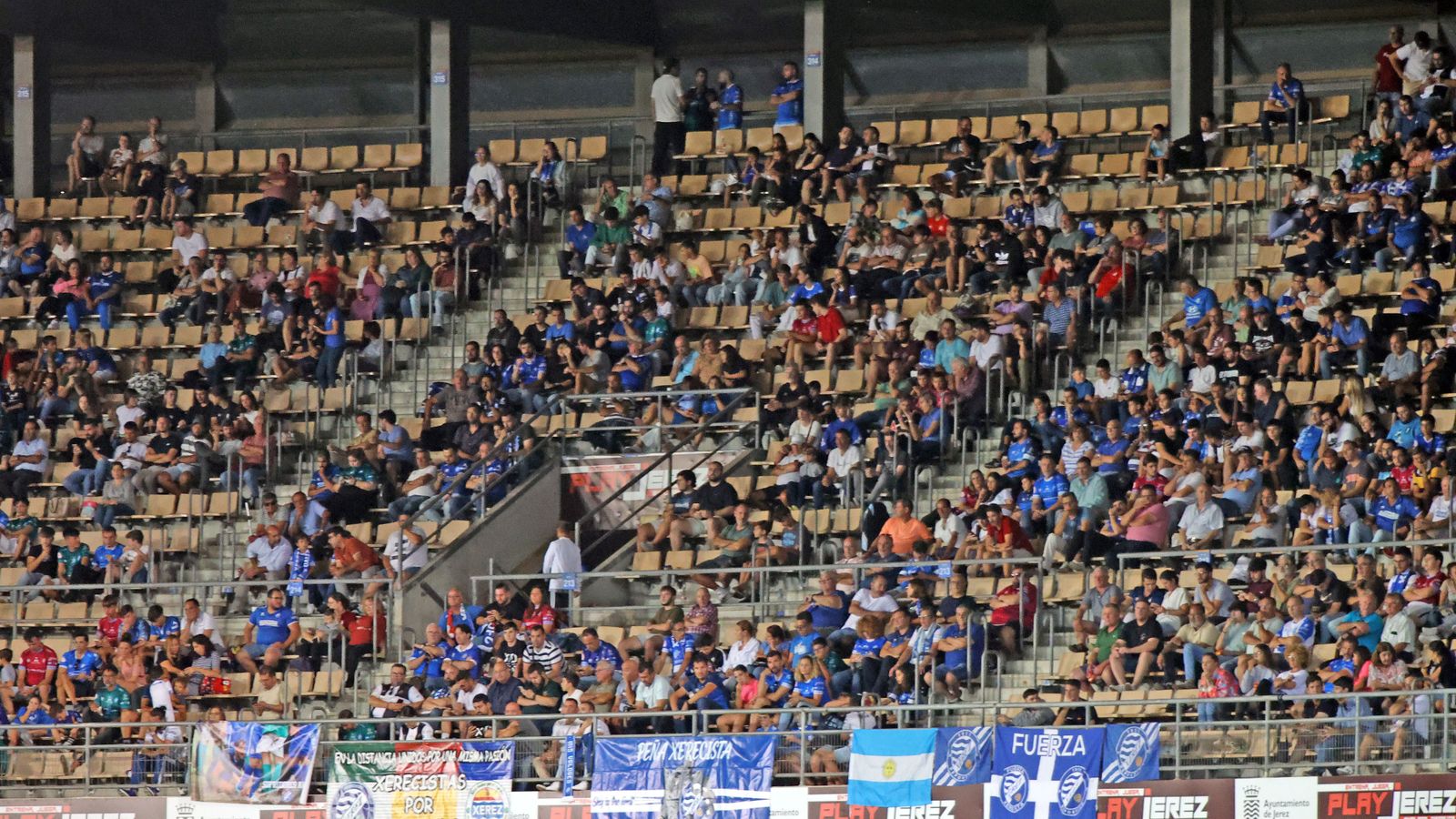 Los socios son uno de los pilares de la entidad, basada en el fútbol popular.