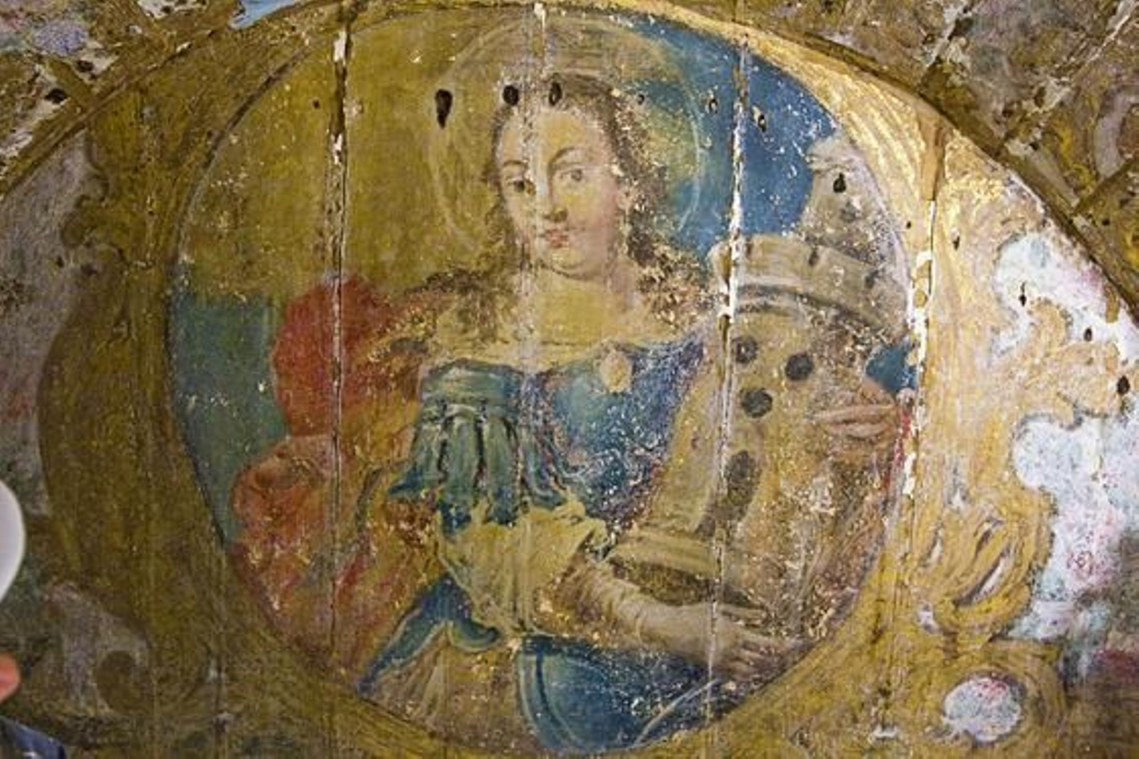 Aparecen nuevos frescos en los trabajos de rehabilitación del Oratorio de San Felipe Neri. 

Foto: Julio Gonzalez