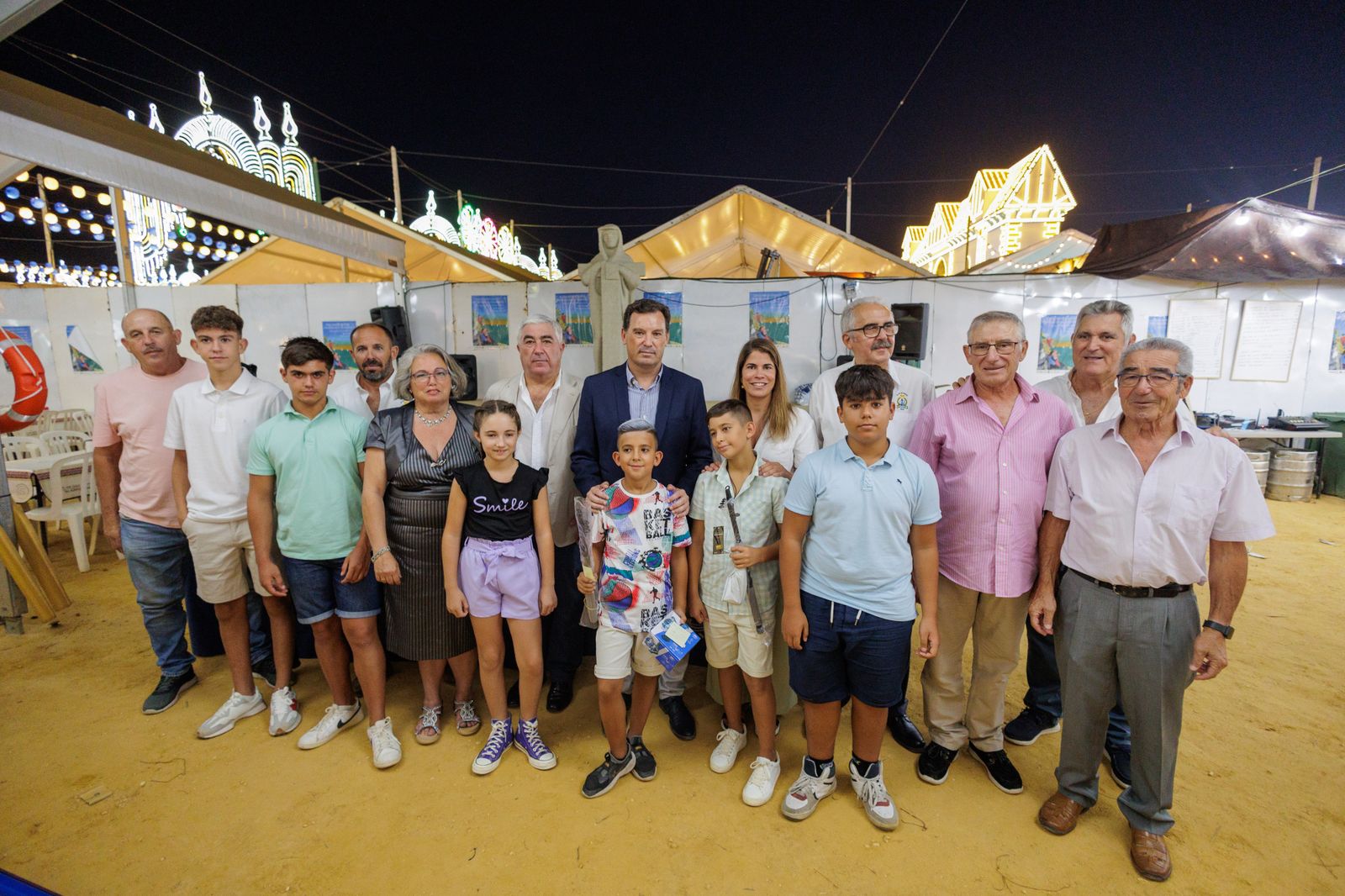 Entrega de reconocimientos para clausurar la Semana Náutica.