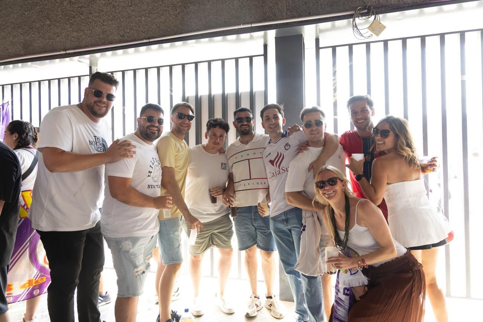 El épico recibimiento de la afición lagarta al Real Jaén, en imágenes