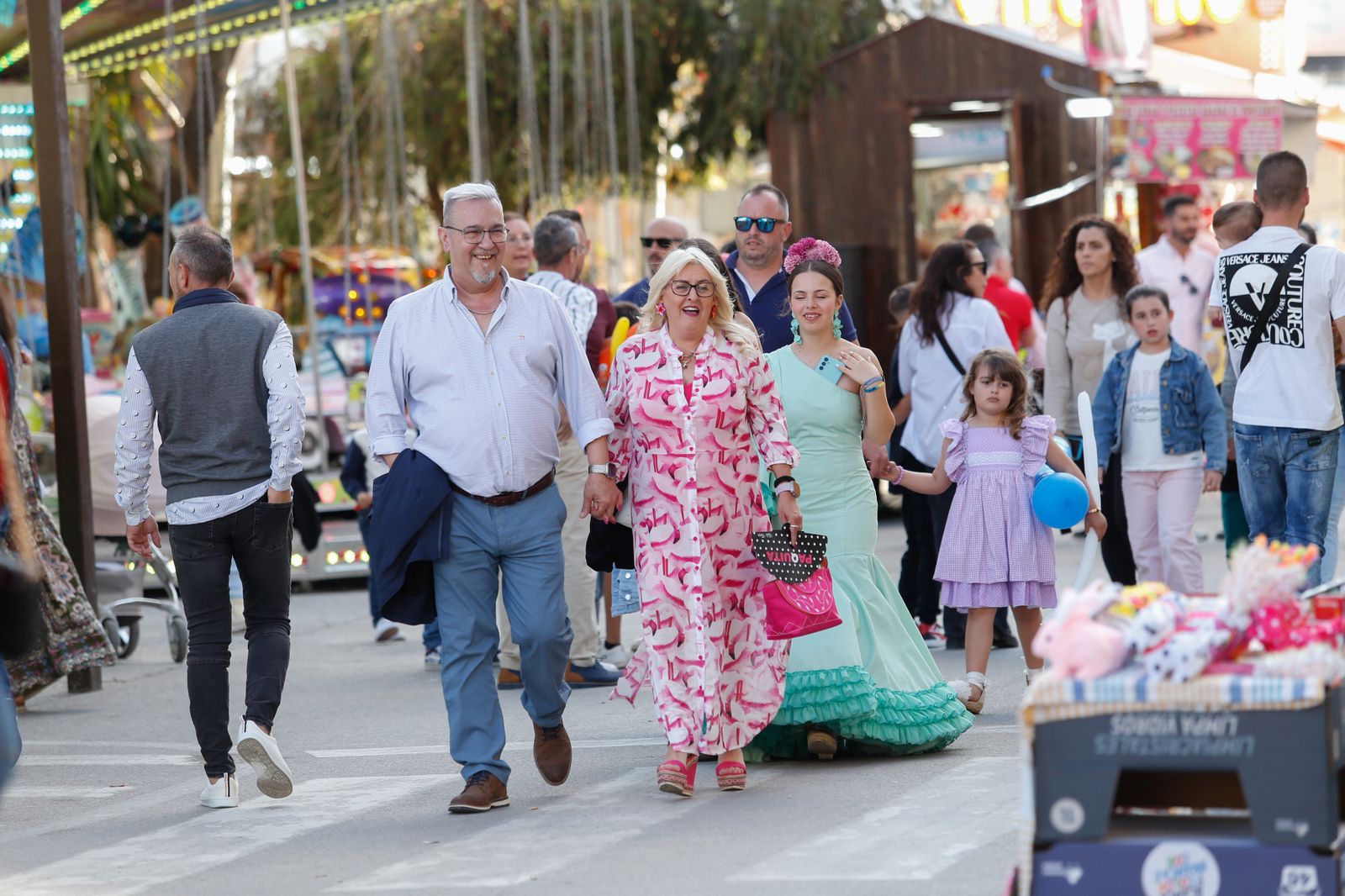 Búscate en la fotos del viernes en la feria de Los Barrios