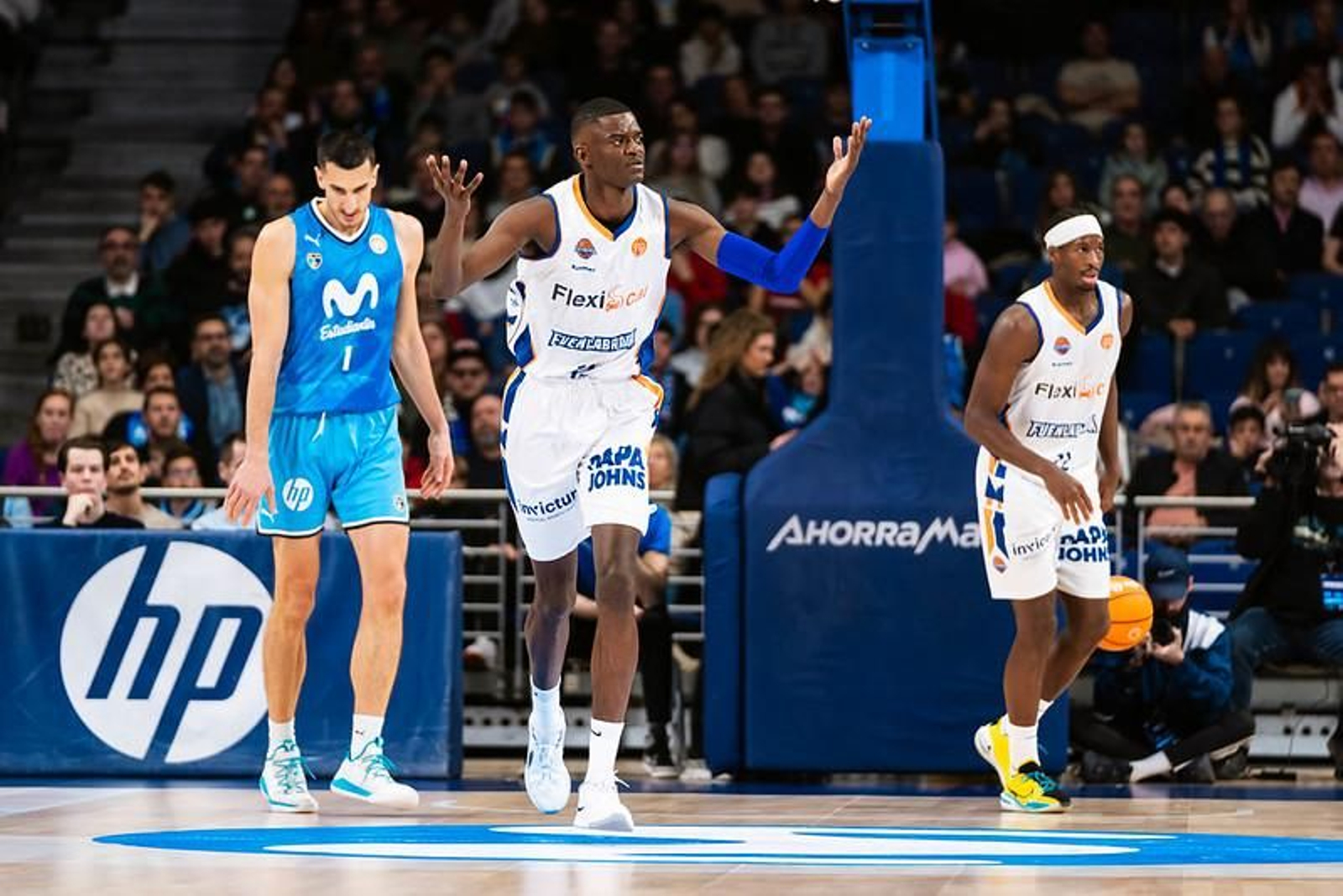 Nzosa cumple en el recital de Jayson Granger y Francis Alonso