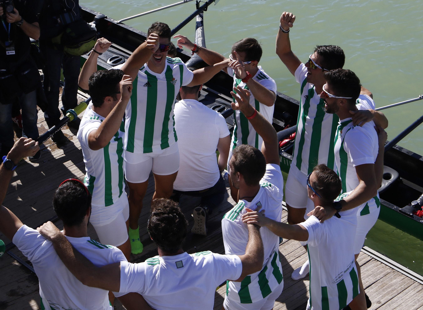 Las imágenes de la Regata Sevilla-Betis