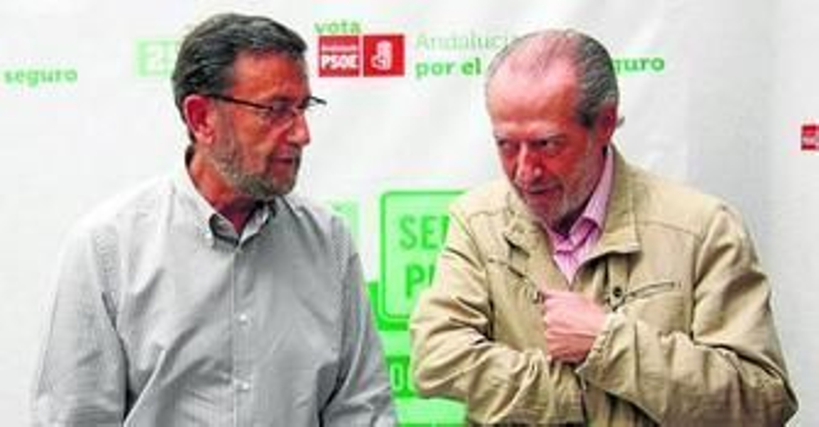 Manuel Gracia y Fernando Rodríguez Villalobos, ayer antes de realizar la valoración de los resultados.