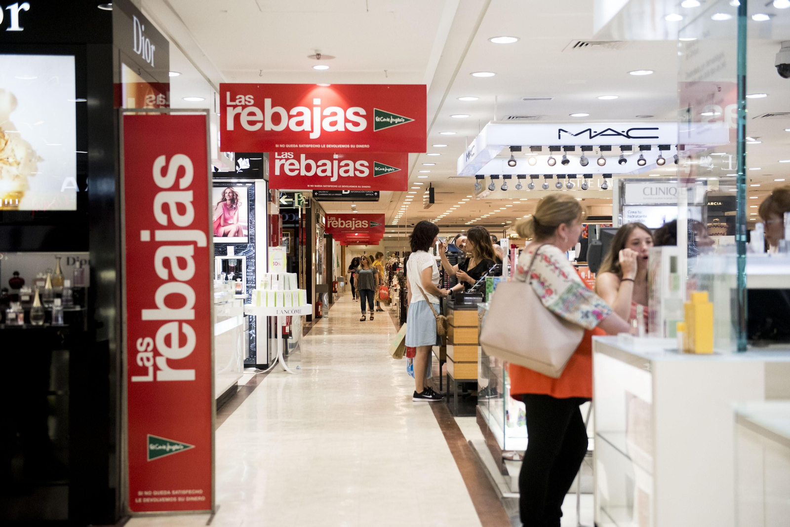 Los comerciantes esperan unas ventas buenas en las rebajas de verano