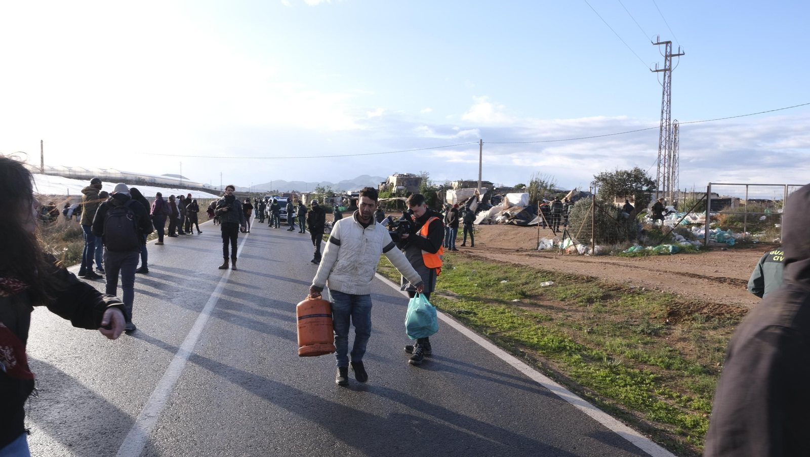 Imágenes del desalojo del asentamiento chabolista 'El Walili', en Níjar