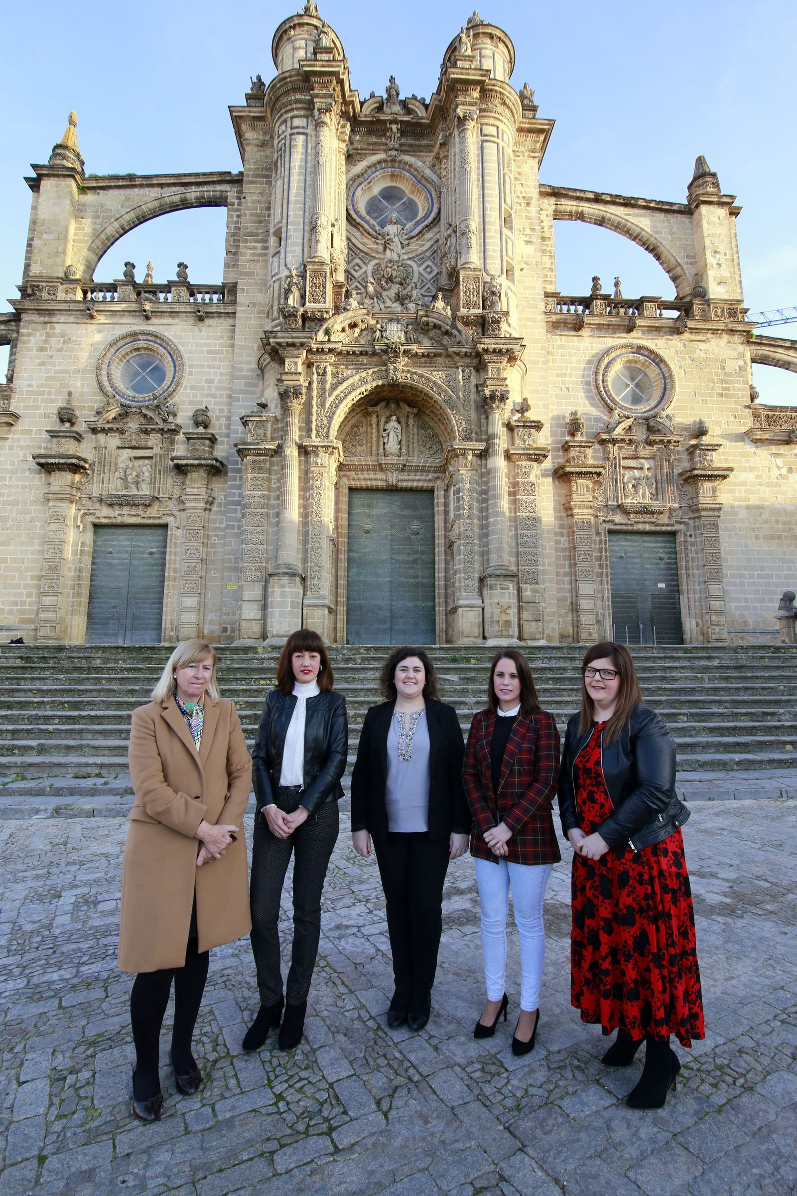 Las cinco hermanas mayores que serán distinguidas /Manuel Aranda