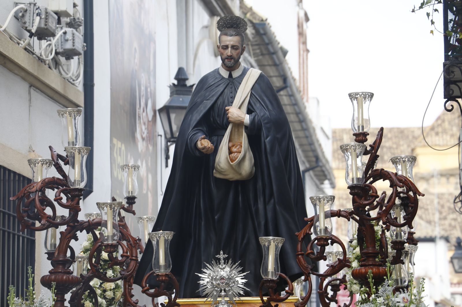 El Padre Beato Cristóbal de Santa Catalina, durante la procesión del año pasado.
