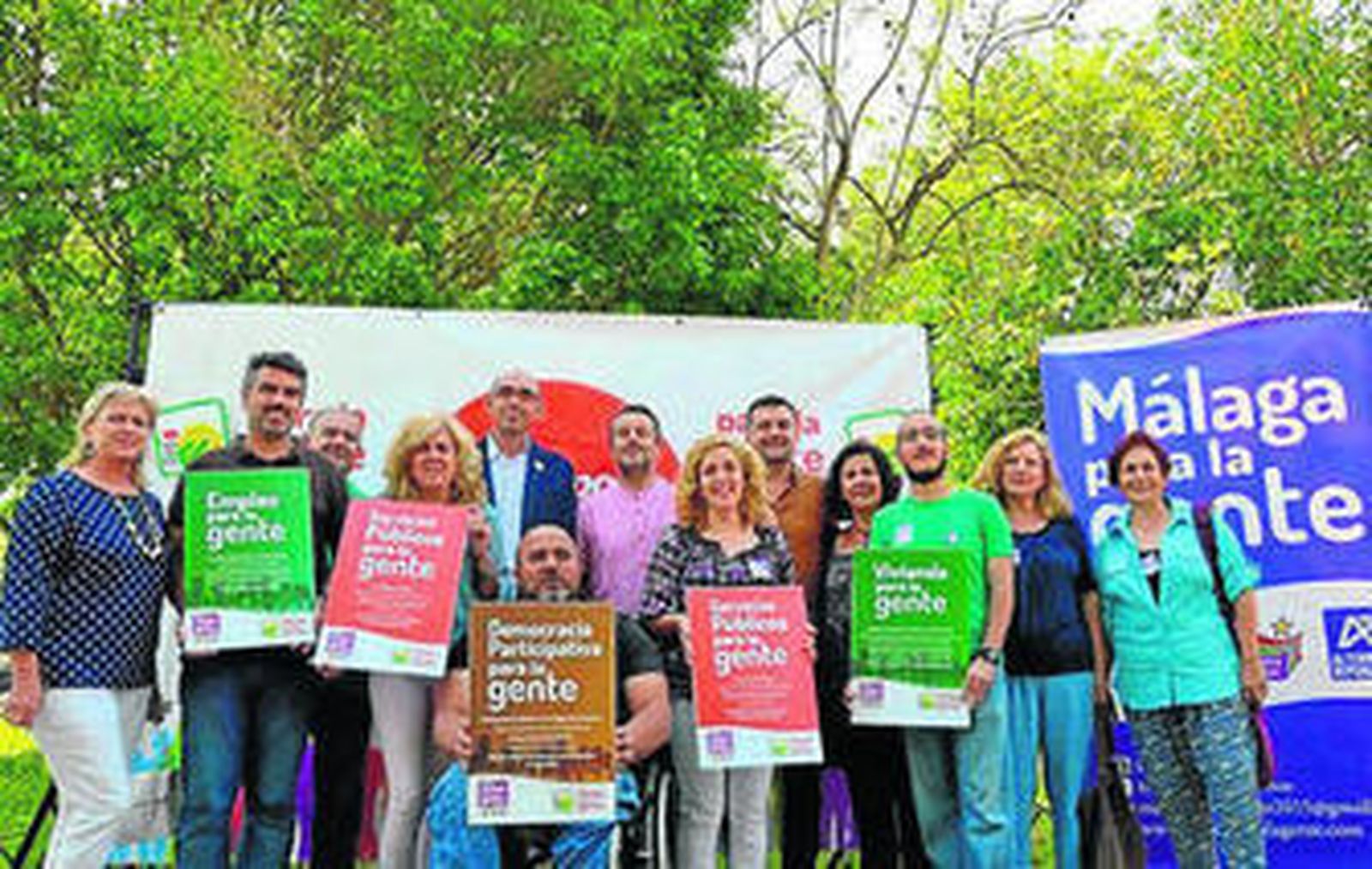 Zorrilla, junto a Castro, Maíllo y miembros de su equipo ayer en el acto.