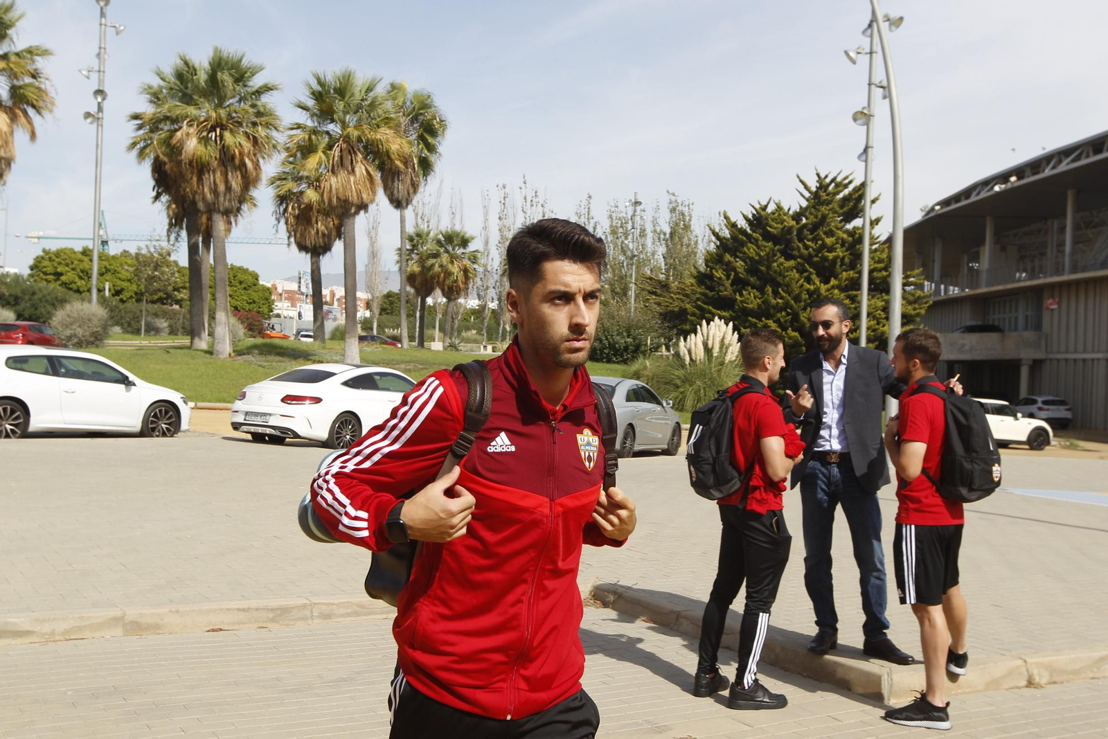 Fotogalería salida jugadores U.D. Almería hacia Alcorcón