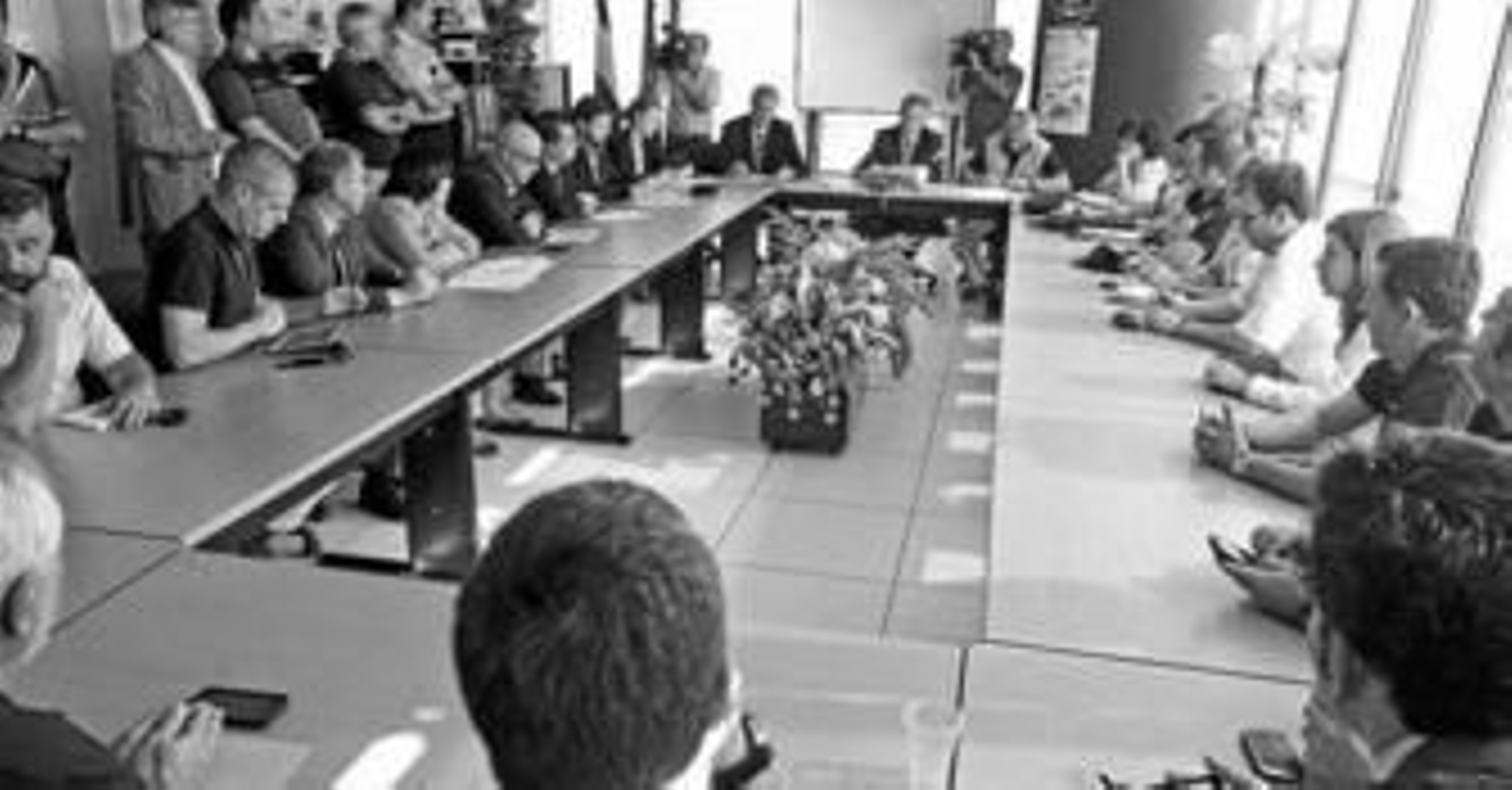 Imagen de la reunión del comité asesor de la OPE, ayer en la Capitanía Marítima del puerto de Algeciras.