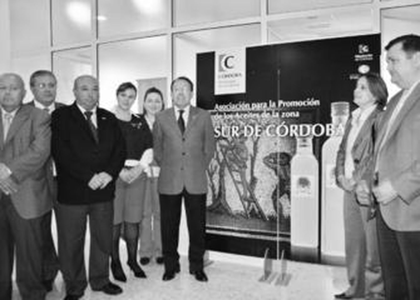 Foto de familia de los promotores de la Denominación de Origen Aceites de Lucena.