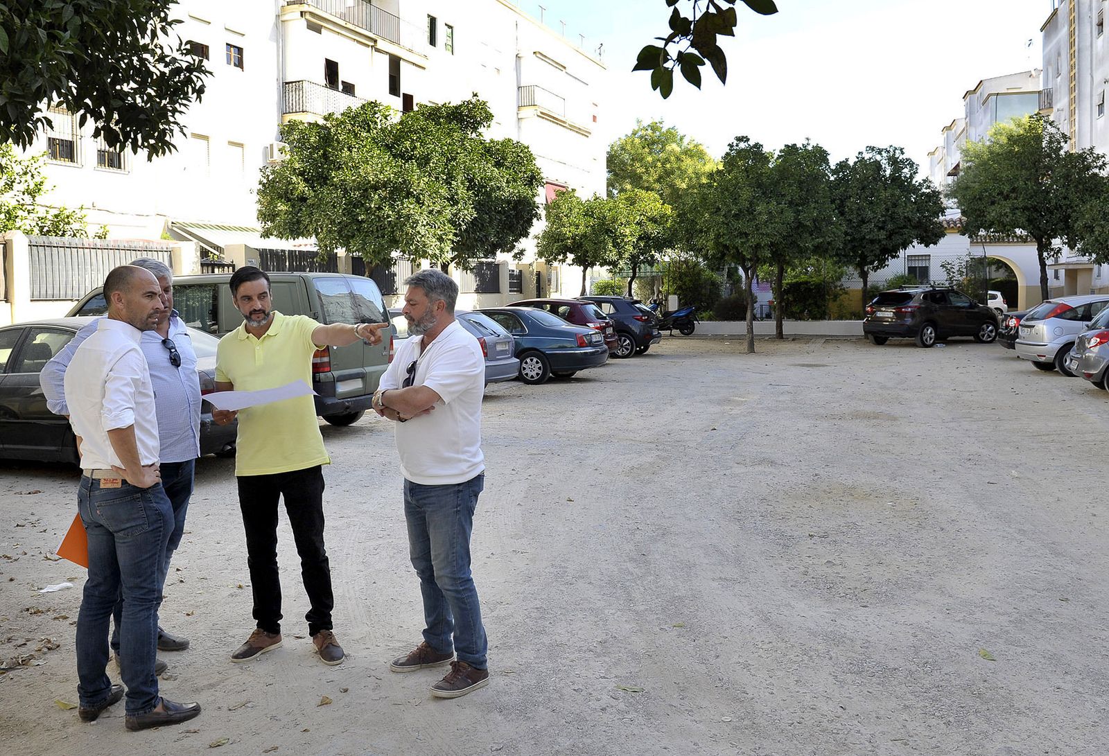 José Antonio Díaz y Rubén Pérez, en su visita a la barriada España.
