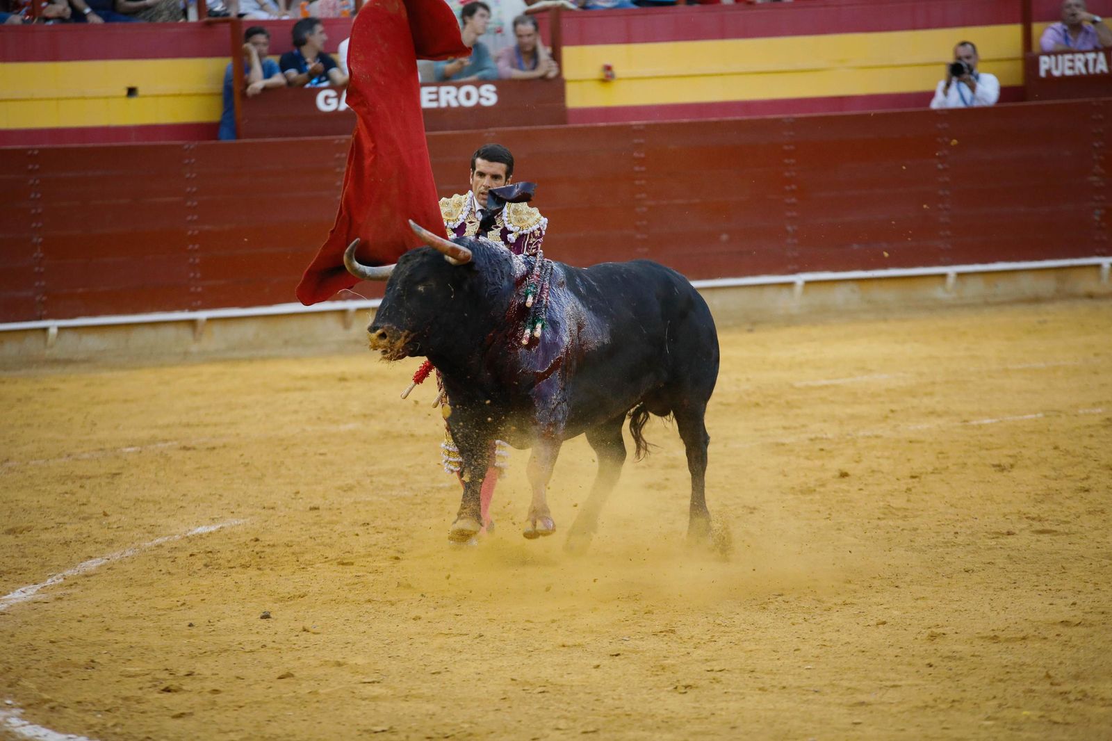 Corrida de toros en Roquetas, en imágenes