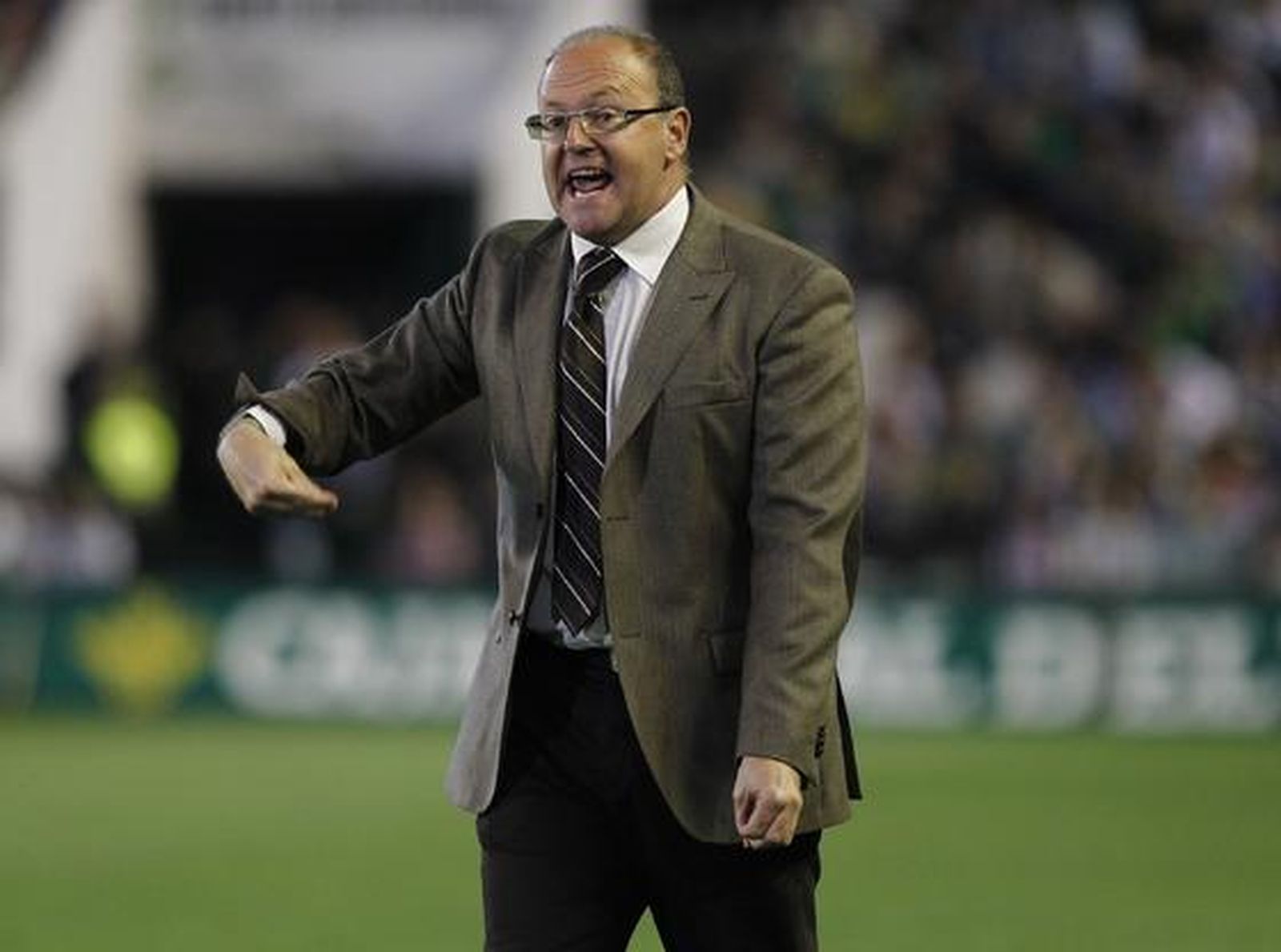 El Betis pierde una oportunidad para distanciarse del descenso y hundir al Racing de Santander (1-1). / Antonio Pizarro