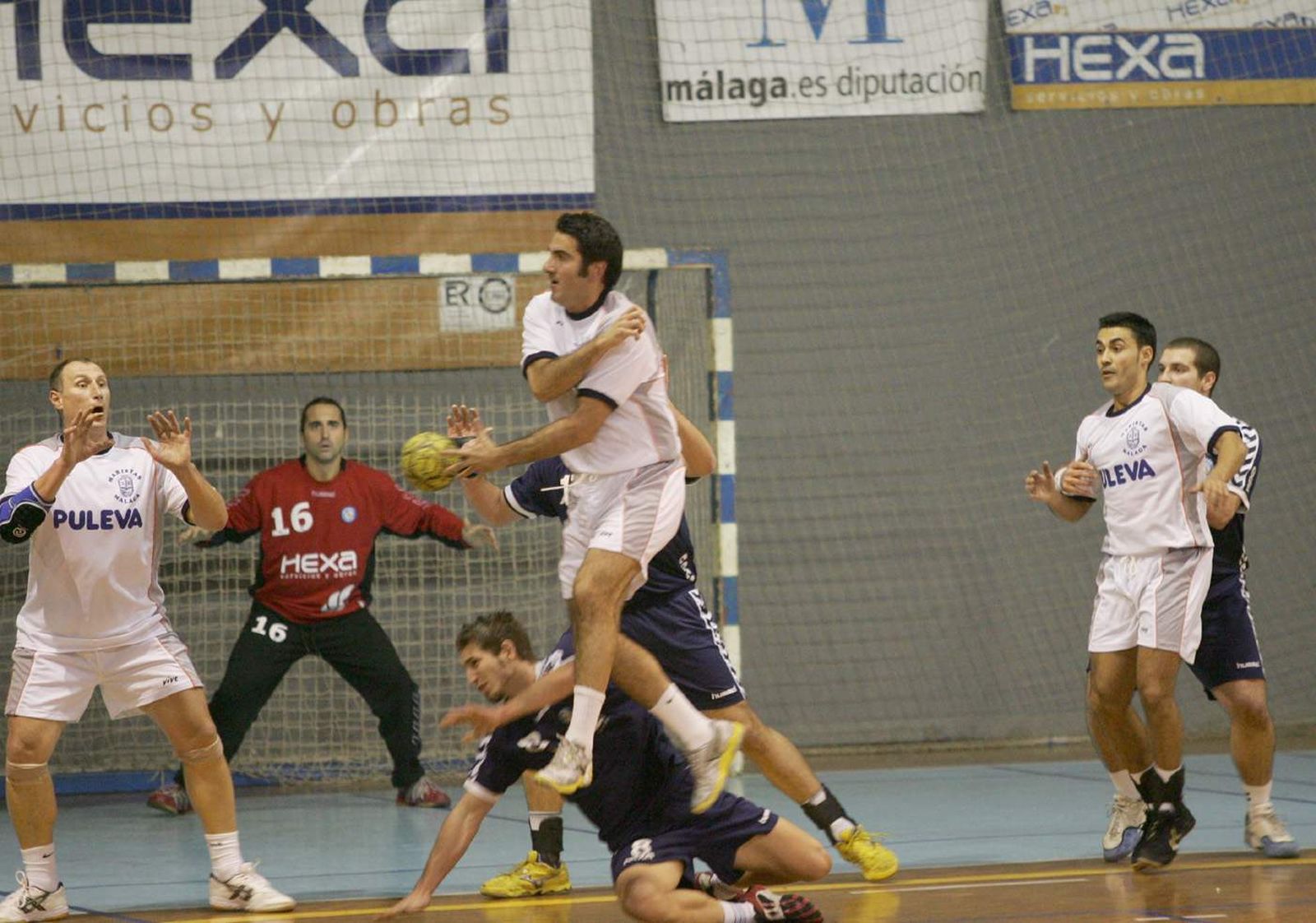 Antonio Carlos Ortega y Pepelu Pérez Canca, en un partido de veteranos.