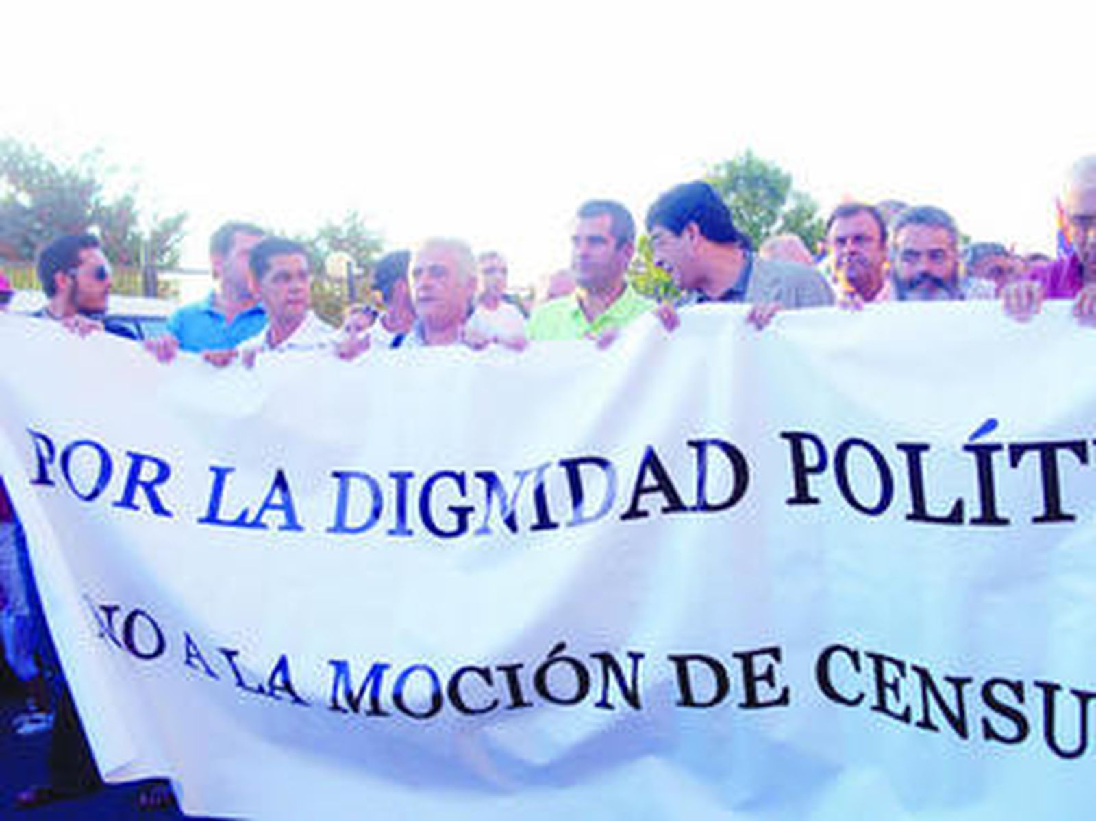 La moción de censura desemboca en una bronca política provincial