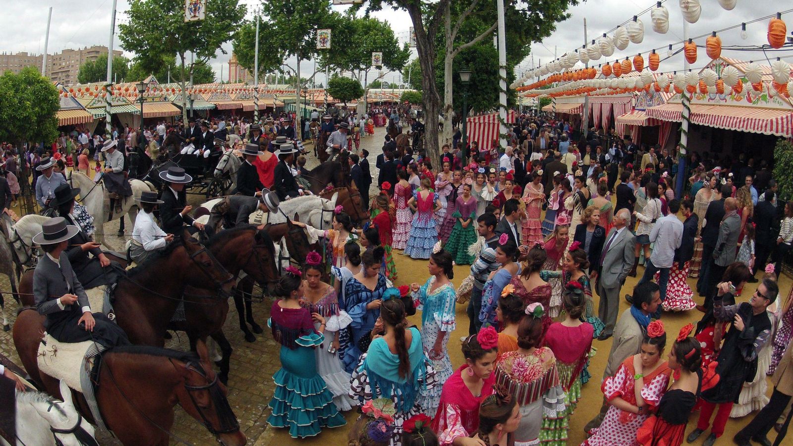 Ambiente en la calle Joselito el Gallo.