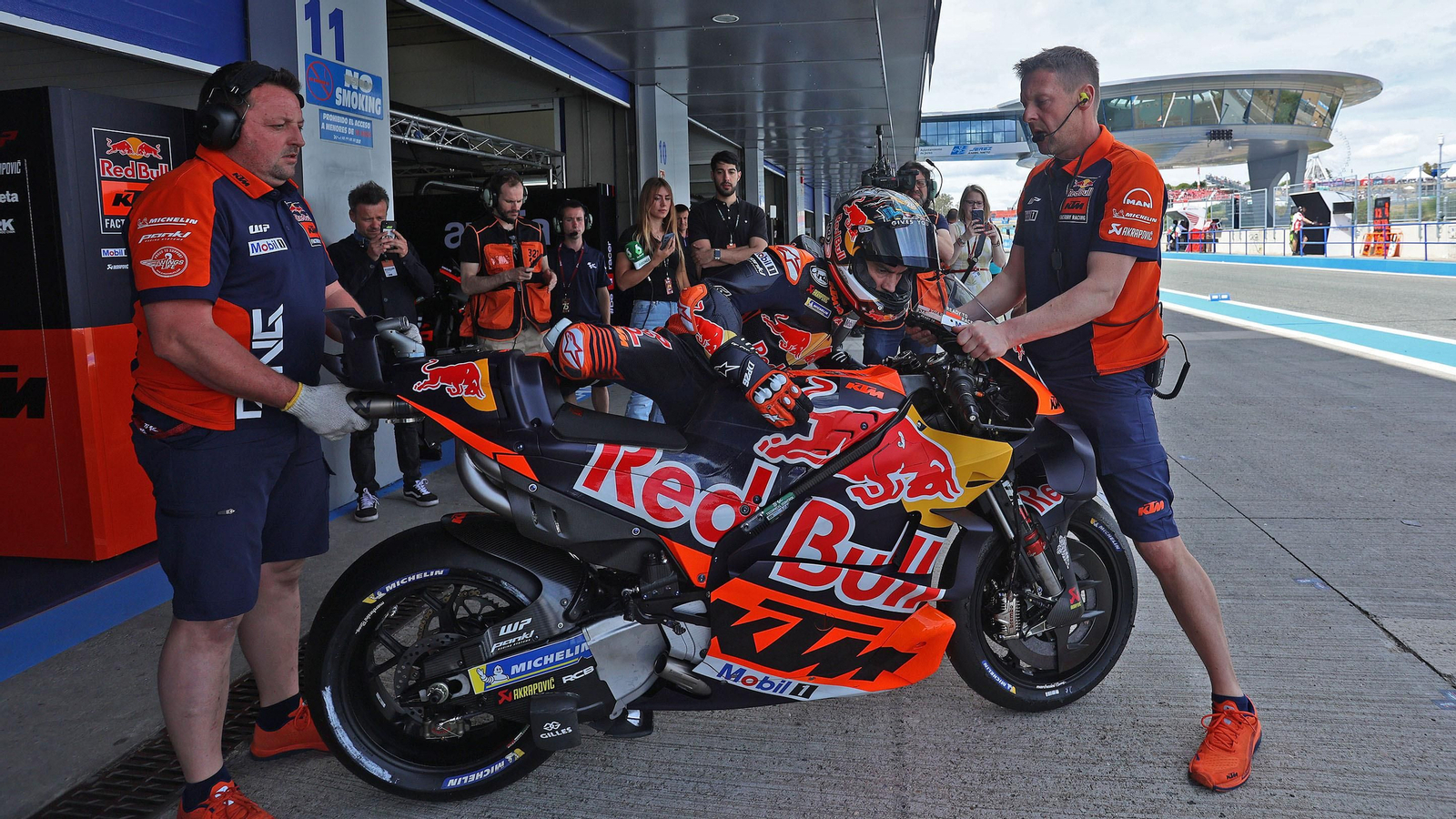 Entrenamientos de MotoGP en el primer día del GP España en el Circuito de Jerez - Ángel Nieto