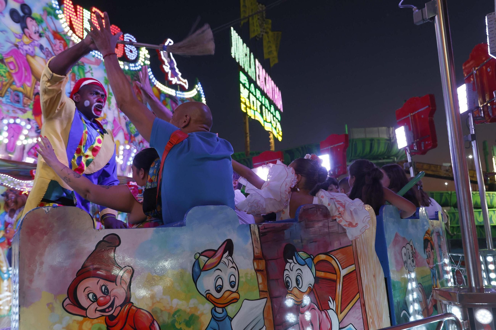 Búscate en las fotos del jueves de la Feria de La Línea