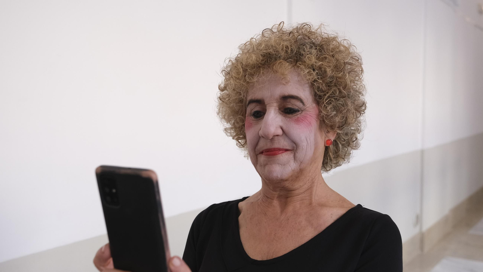 Maquillaje de los alumnos de la academia musical de Vélez Blanco para la ópera, en imágenes