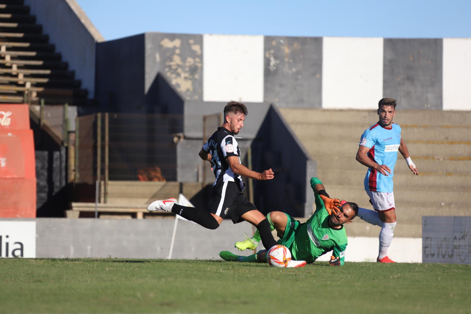 La victoria del Córdoba CF ante la Balompédica Linense, en imágenes