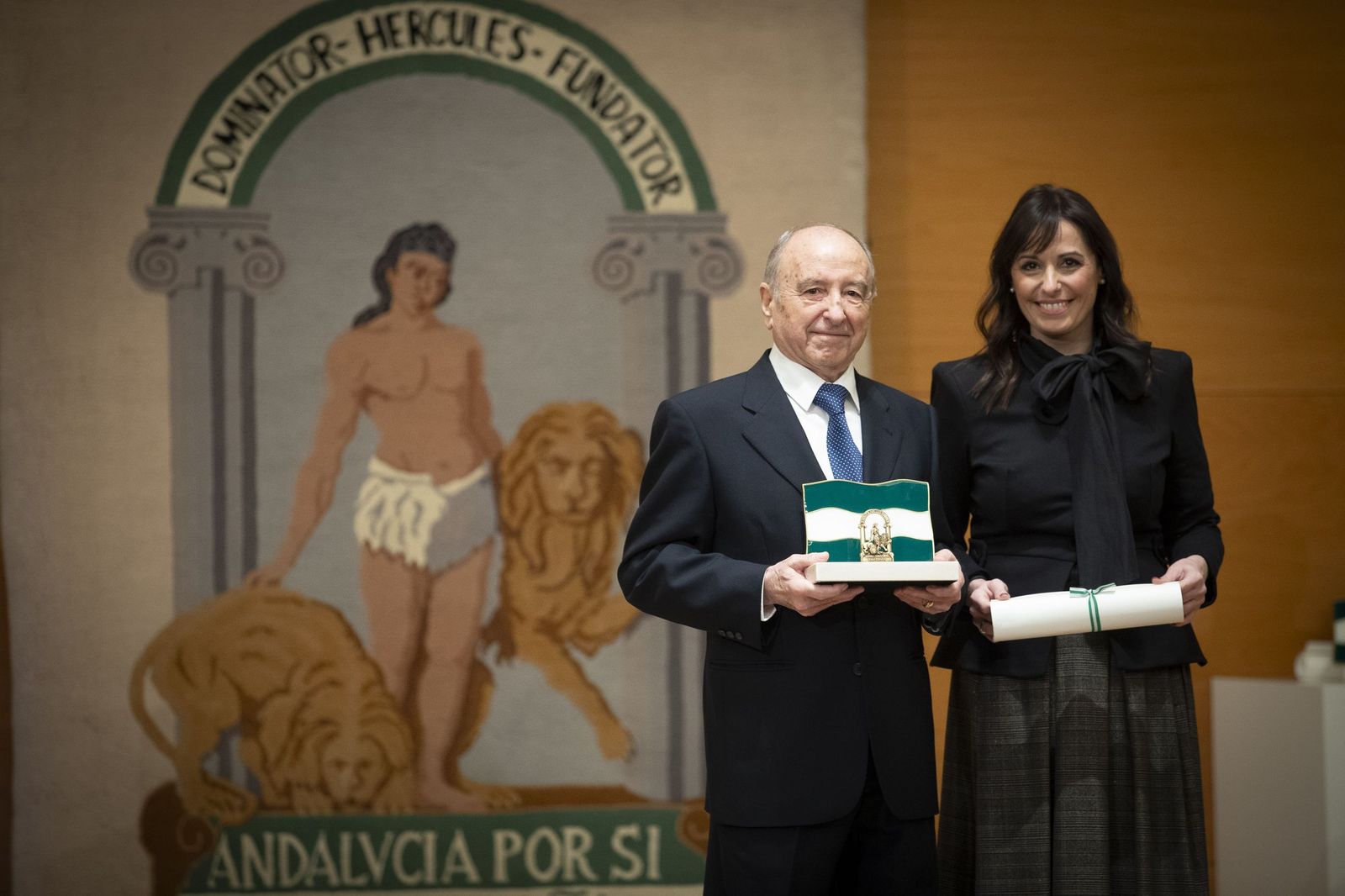 Así ha sido el acto de las banderas de Andalucía celebrado en Granada