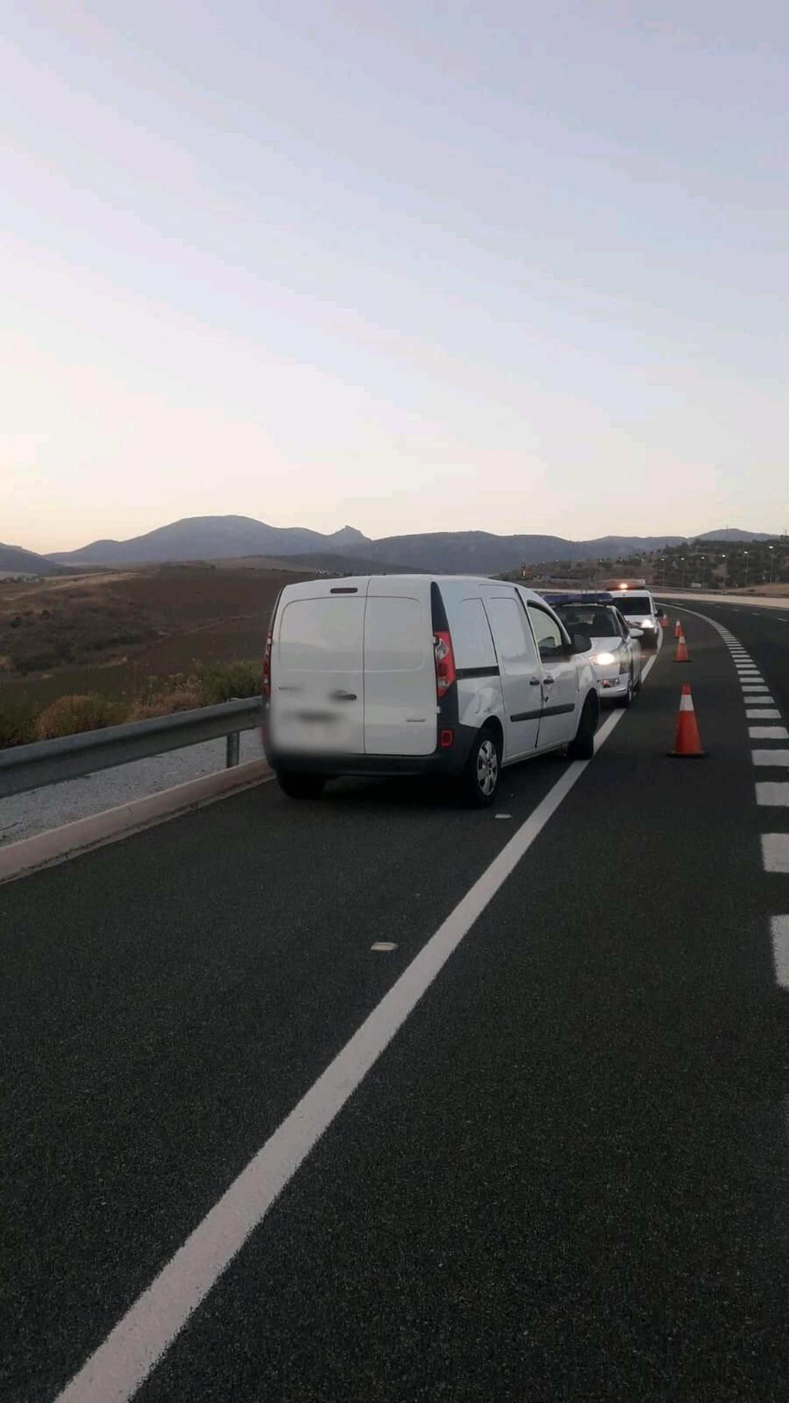 La furgoneta cargada con hachís que interceptó la Guardia Civil de Tráfico