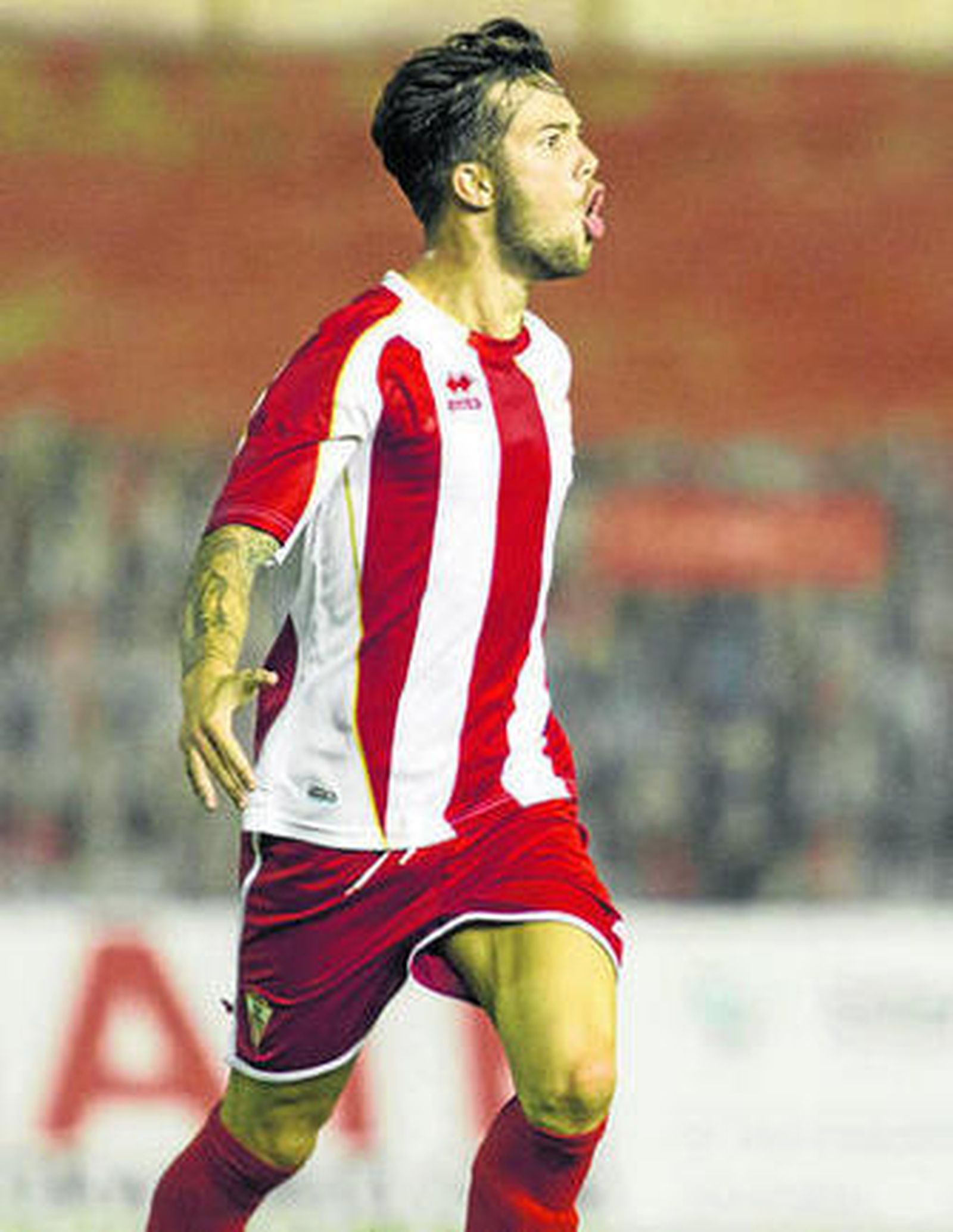 Santi Luque celebra el gol marcado al UCAM en Copa del Rey.