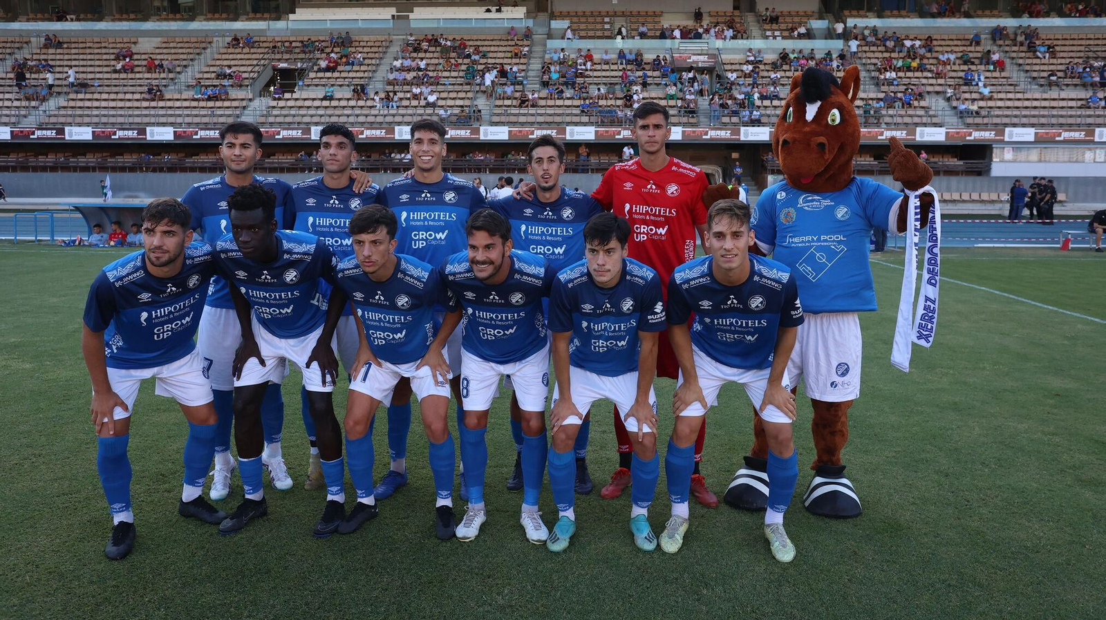 El Xerez DFC inicia la Liga en Chapín Formación que presentó el Xerez DFC en el partido contra el Ceuta.