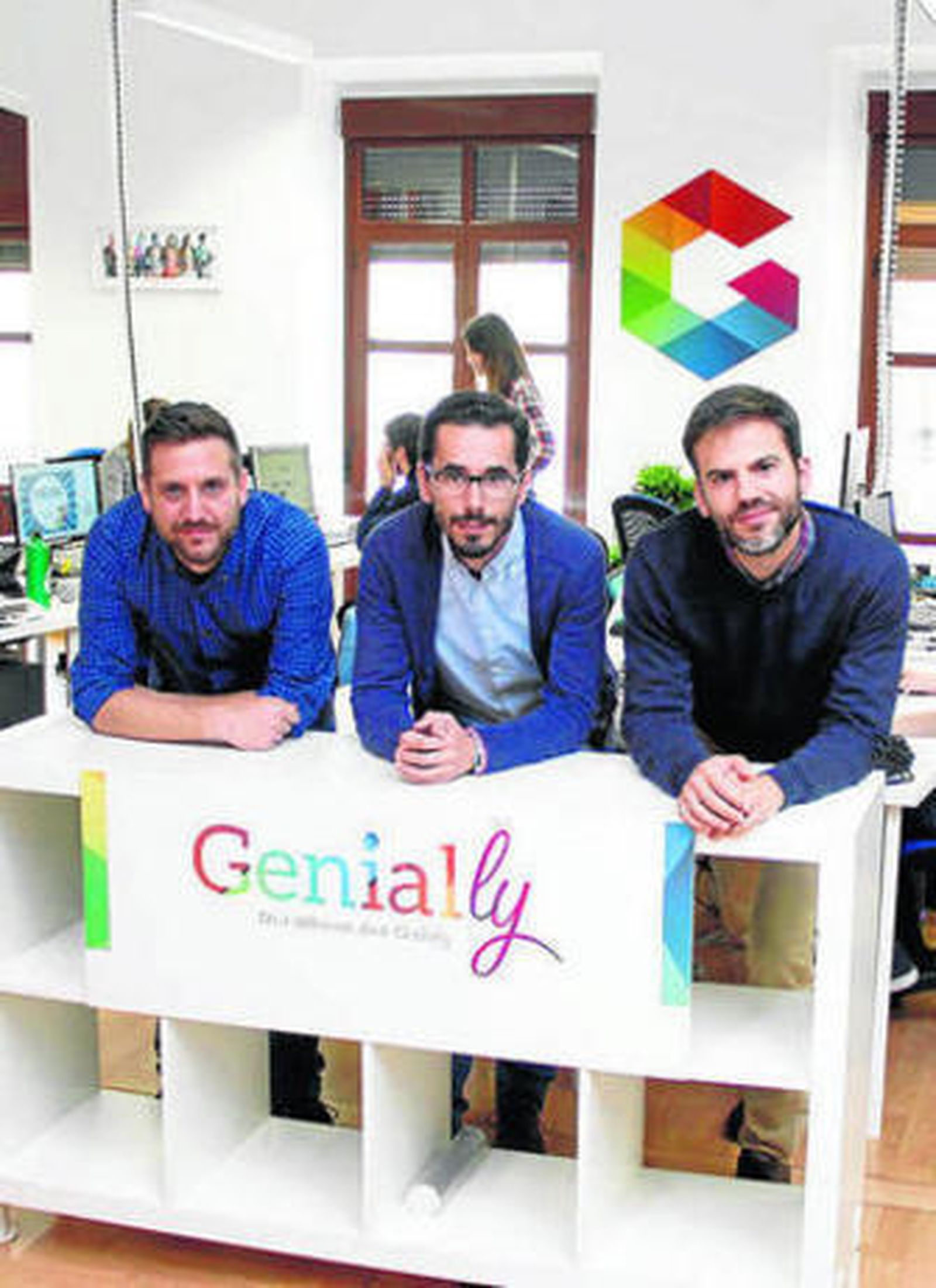 Juan Rubio y parte del equipo de Genial.ly.