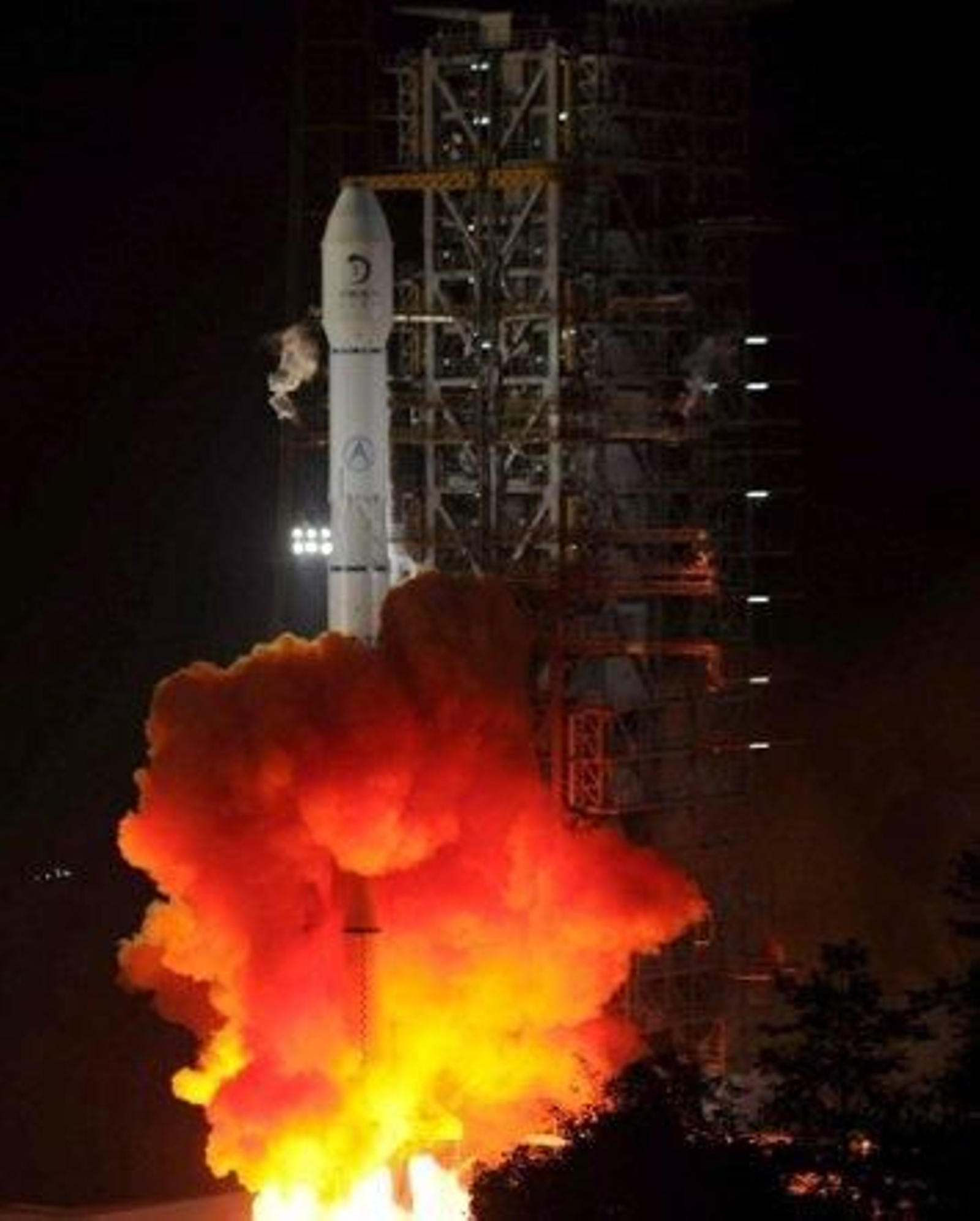 La nave china 'Chang E3' realiza el primer alunizaje controlado en 37 años