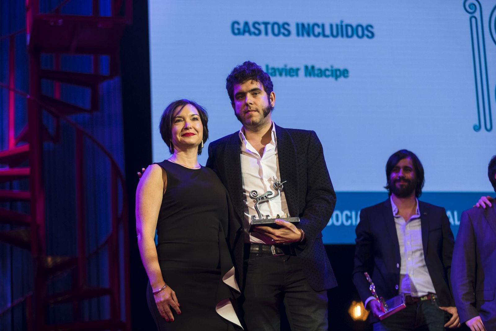 Javier Macipe, ganador del Premio del Certamen Internacional y Mar Peláez de La Caixa Almería.