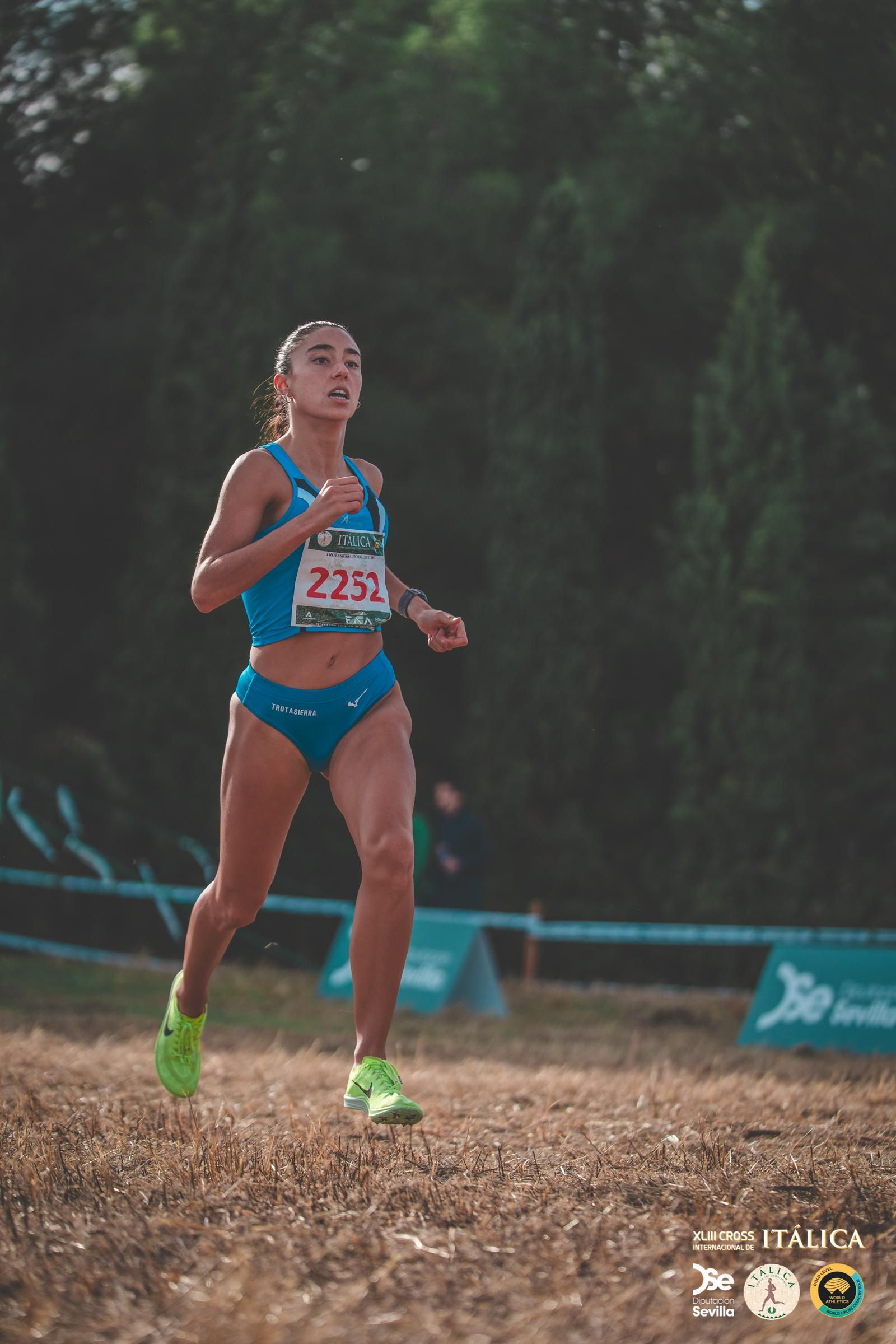 Búscate en las fotos del Cross de Itálica 2025 | 3