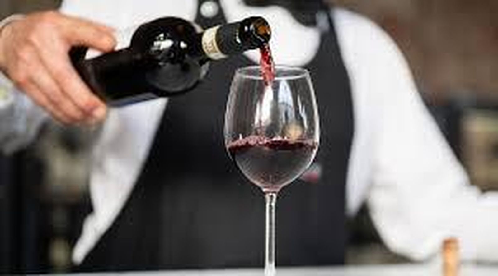 Vino tinto, indispensable en nuestras mesas