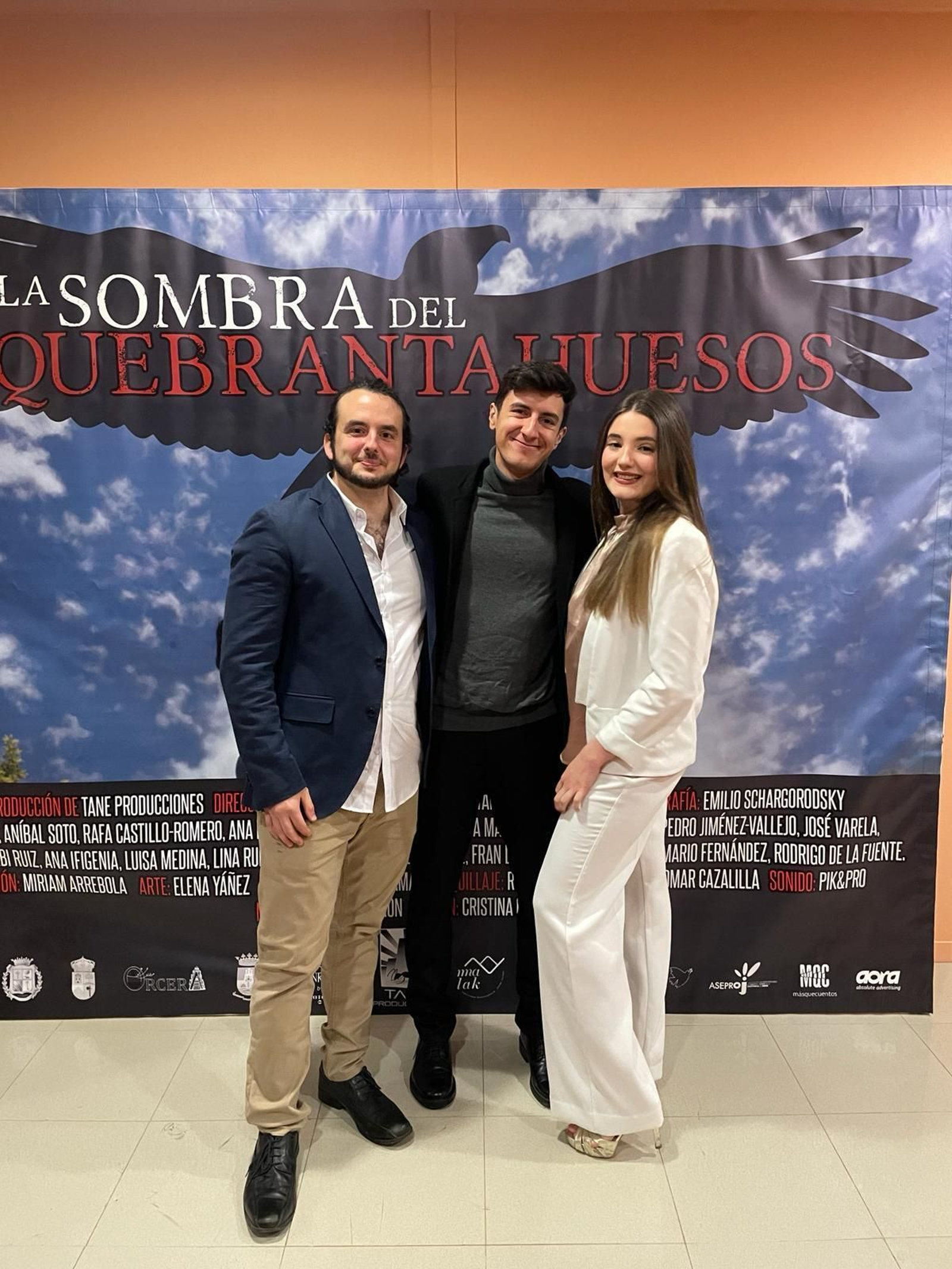 La alfombra roja del preestreno nacional, en Hornos, de la película "La sombra del quebrantahuesos"