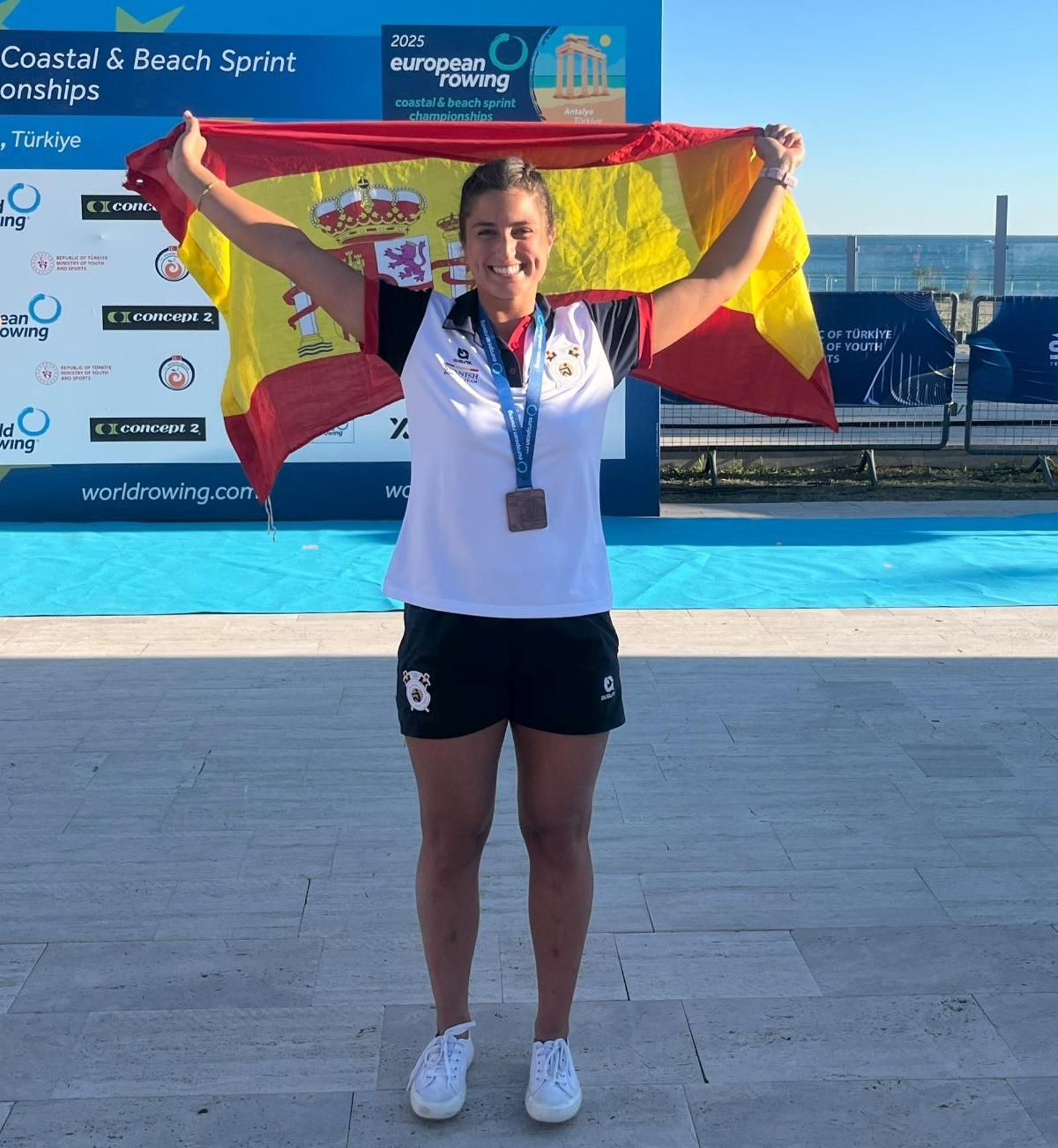 Teresa Díaz, bronce.