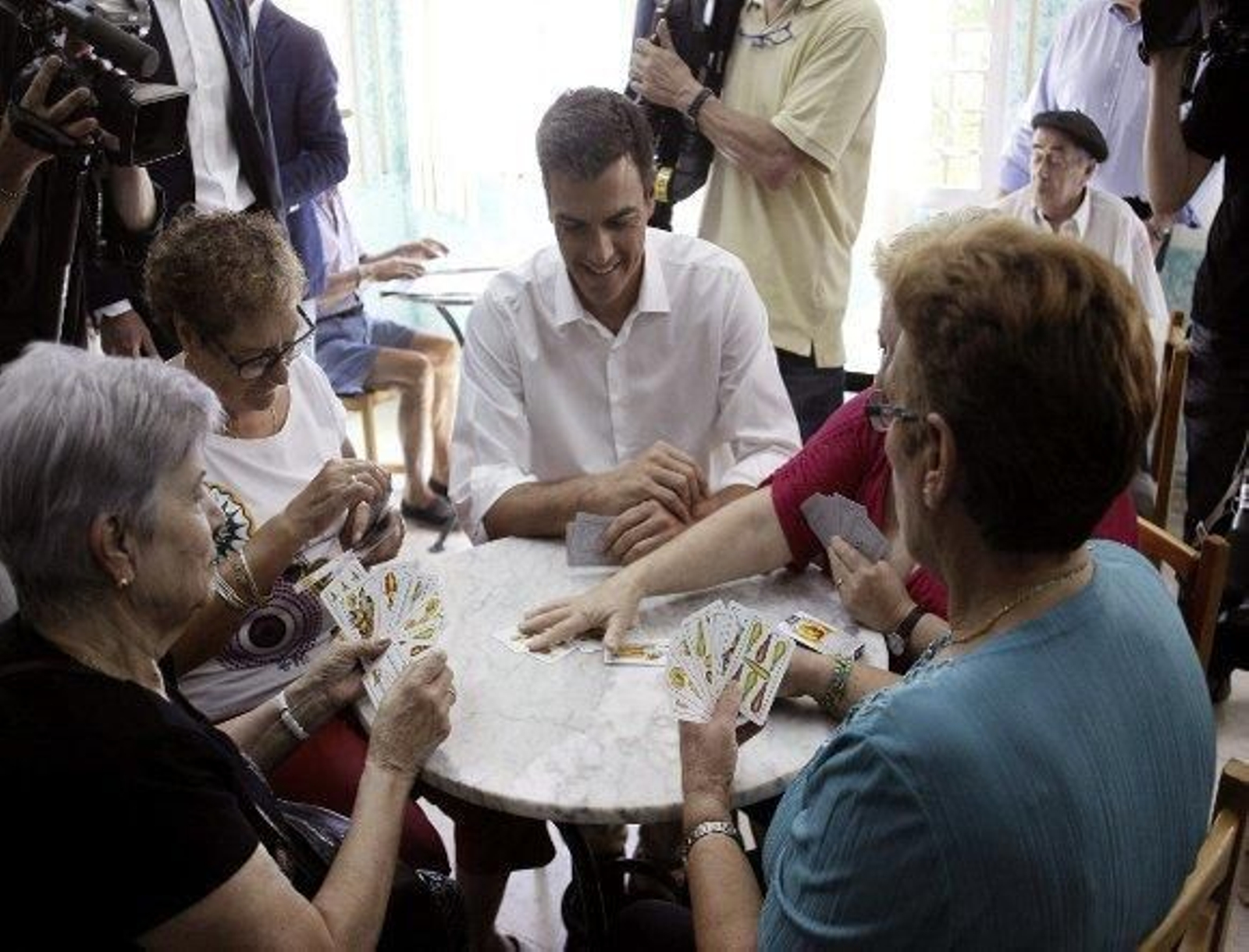 Sánchez acusa al PP de querer cambiar reglas electorales con fines partidistas