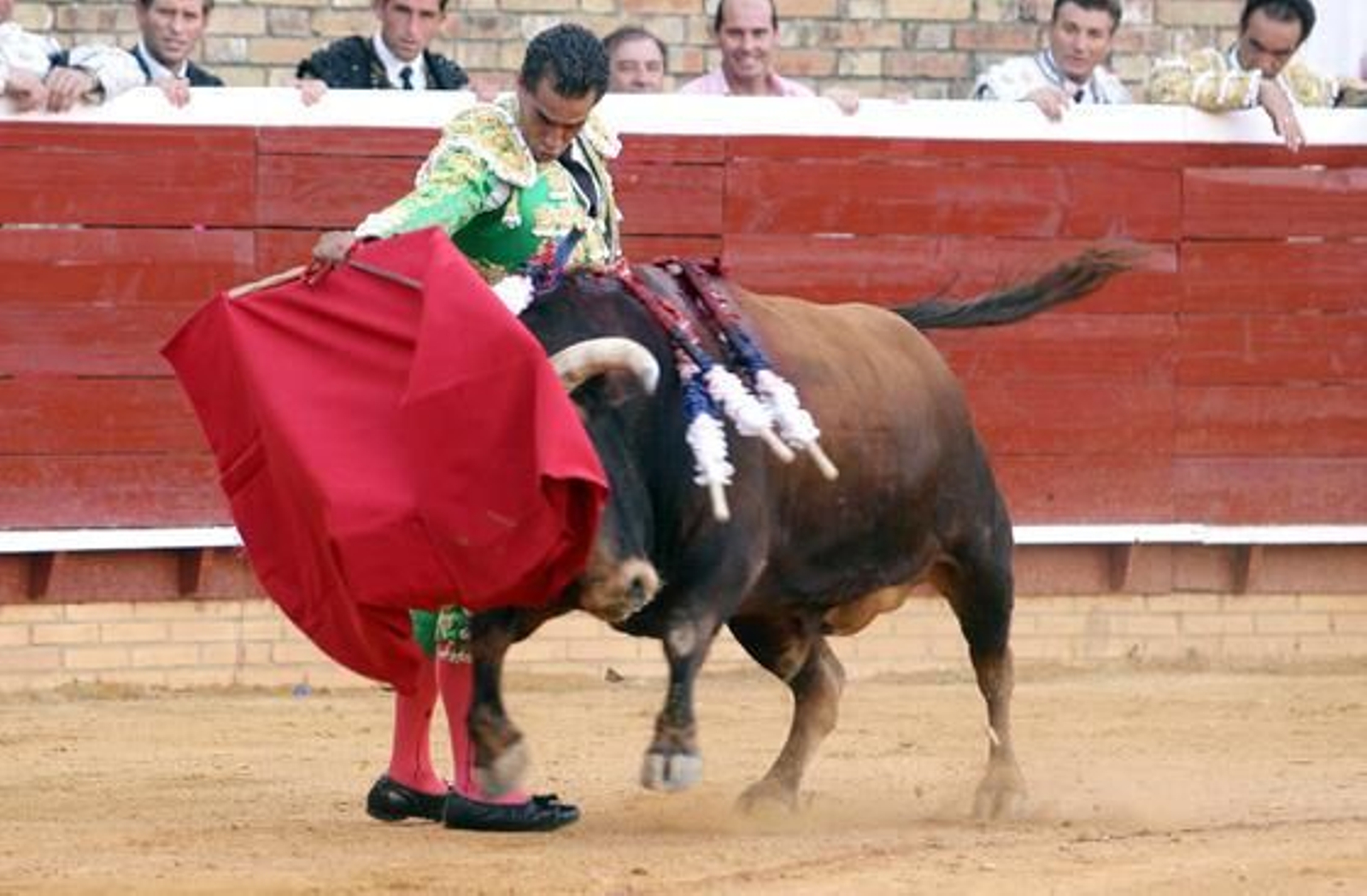 Las imágenes de la primera corrida del abono de las Colombinas

Foto: Espinola