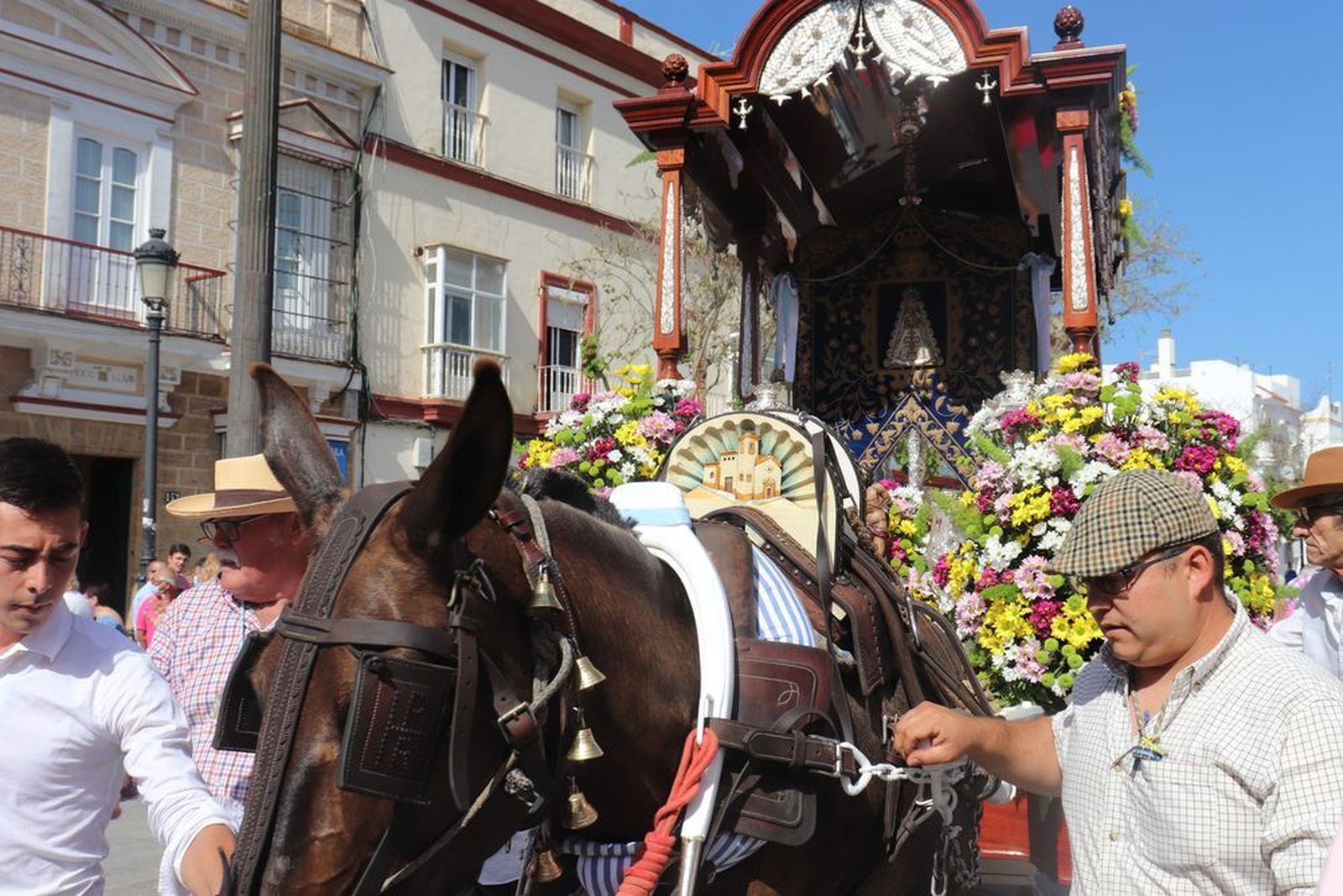 Salida de la Hermandad del Rocío de Puerto Real